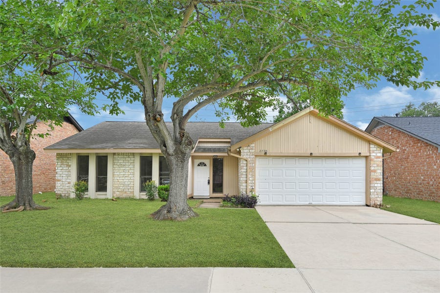 Property photo for 2730 Mesquite Drive, Sugar Land, TX