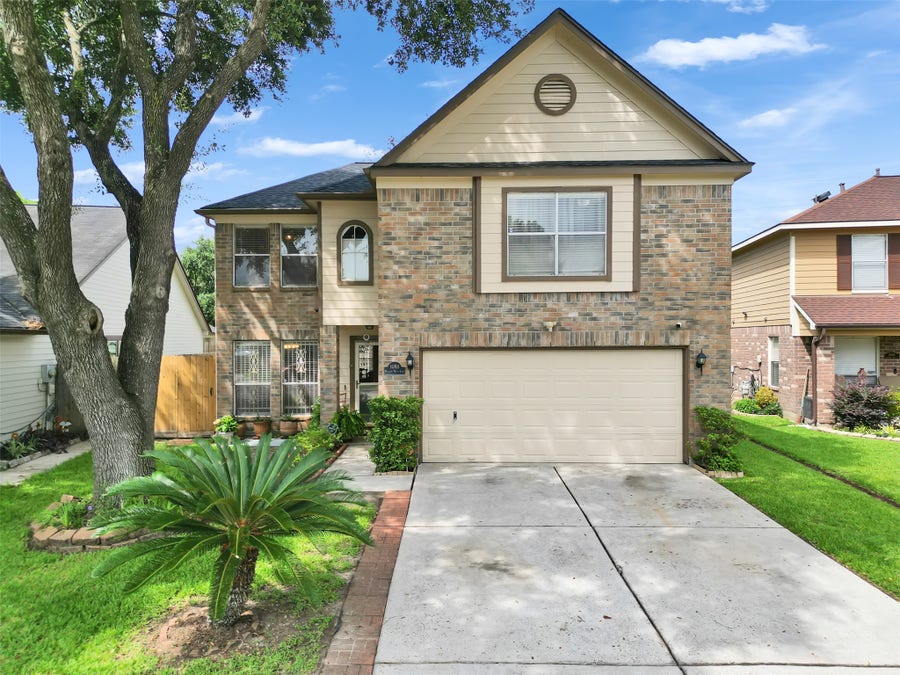 Property photo for 10811 Meadow Walk Lane, Houston, TX