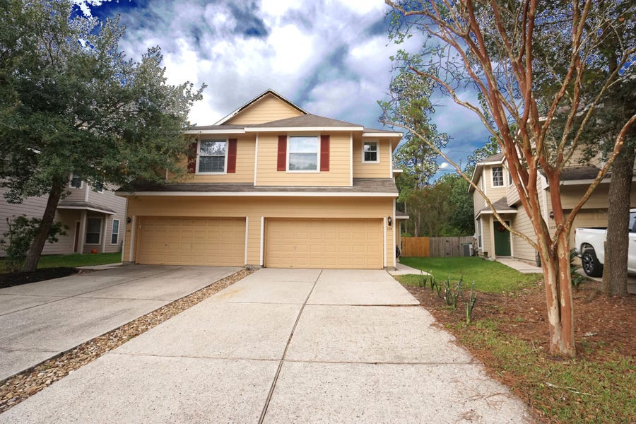 Property photo for 126 E Stedhill Loop, The Woodlands, TX