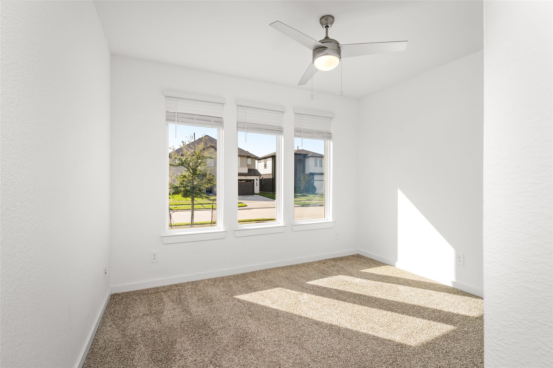 22514 Loreto Costa Lane, Katy, TX 77449 One of three secondary bedrooms