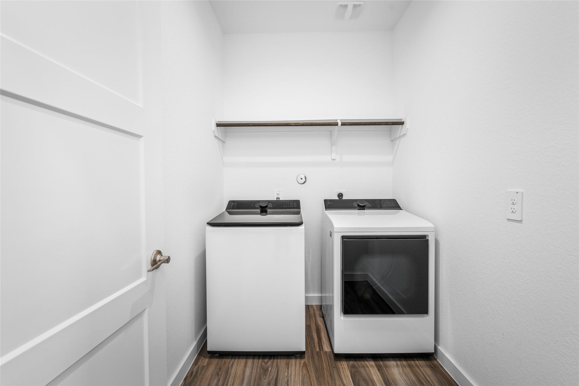 22514 Loreto Costa Lane, Katy, TX 77449 large laundry room
