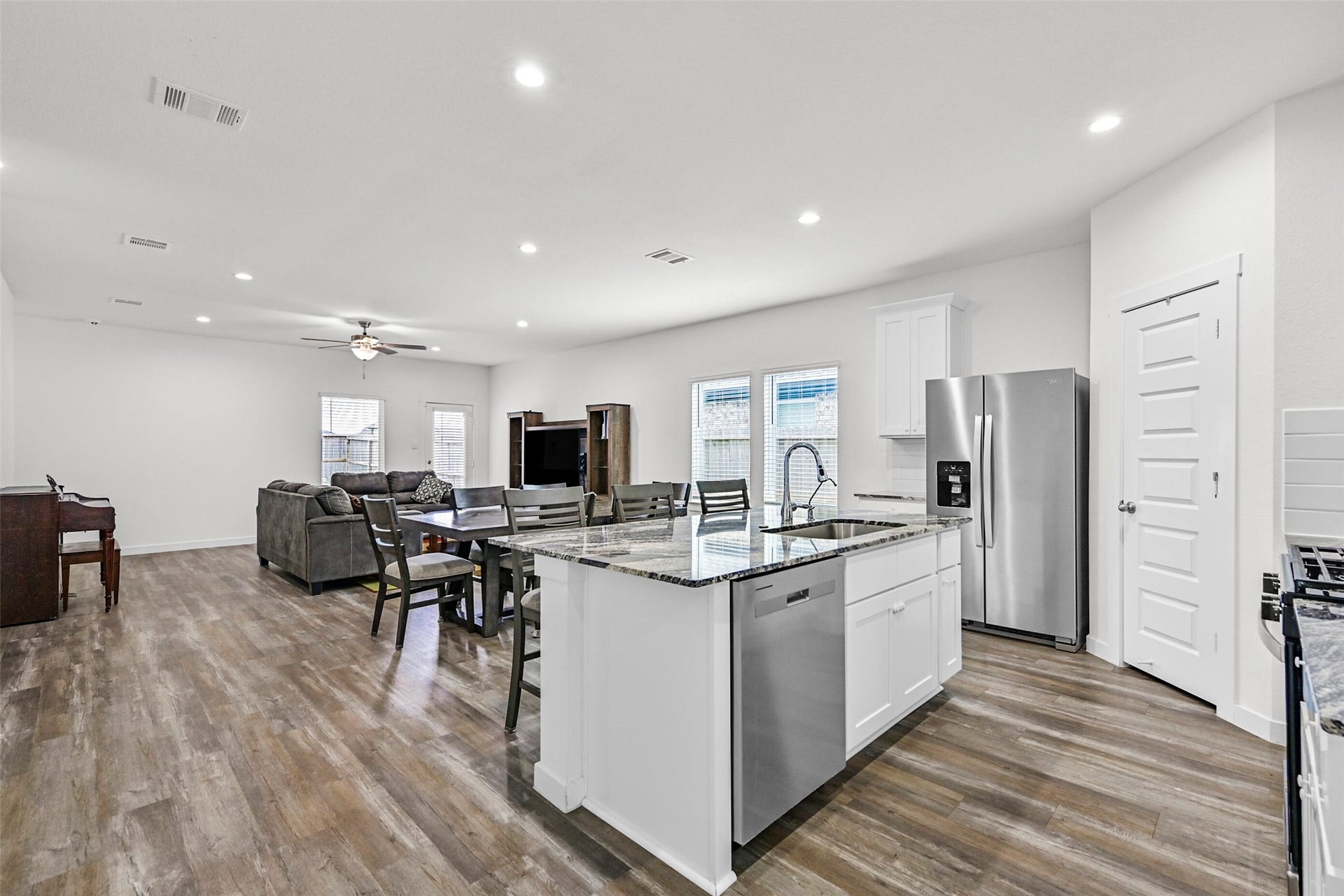 3015 Santa Terrace Lane, League City, TX 77573 3015 Santa Terrace Lane, League City, TX 77573