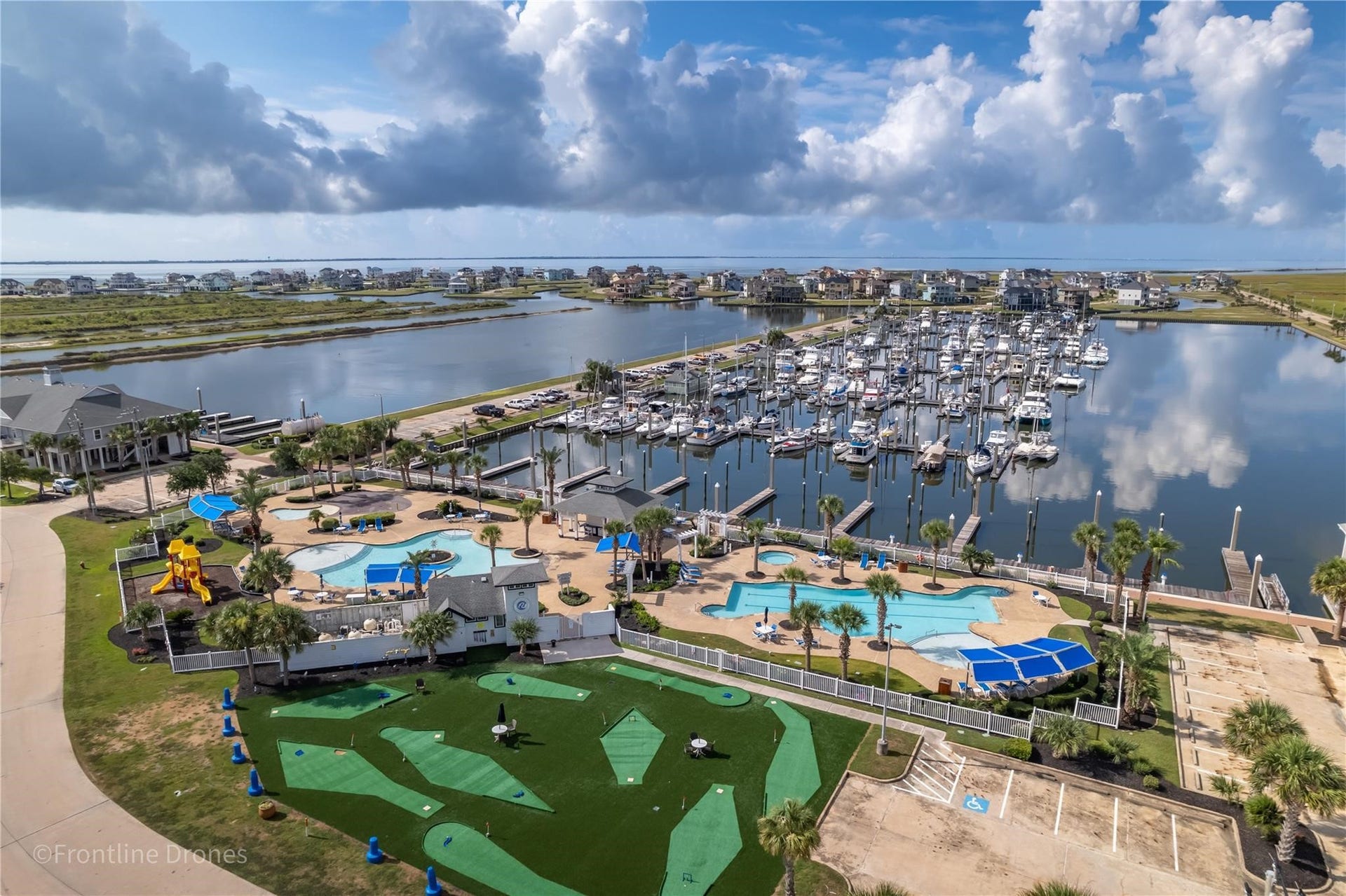 5 Little Torch, Hitchcock, TX 77563 Swim center, Flamingo Bar, putting green & full service marina