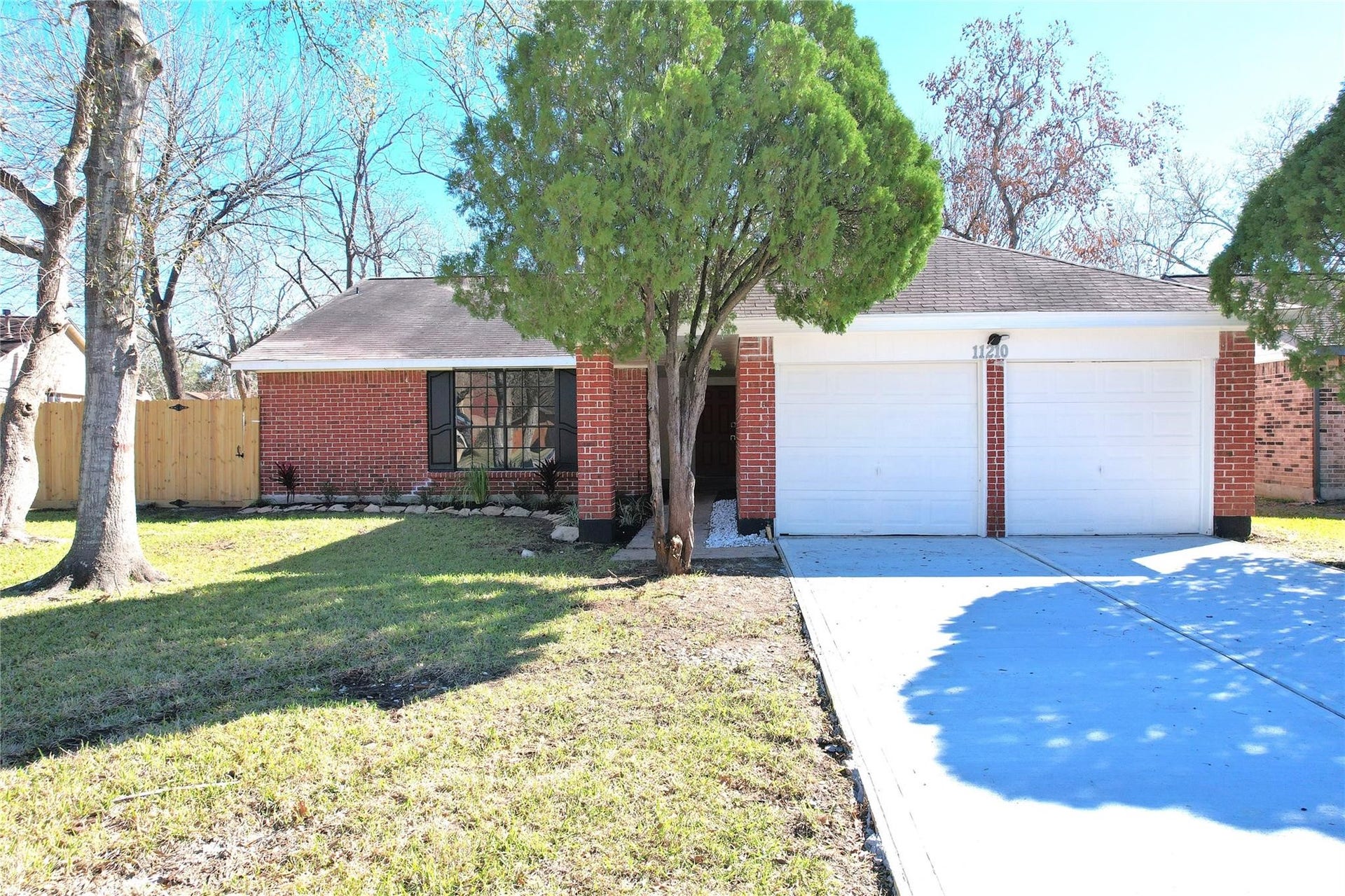 11210 Camphorwood Drive, Houston, TX 77089 11210 Camphorwood Drive, Houston, TX 77089