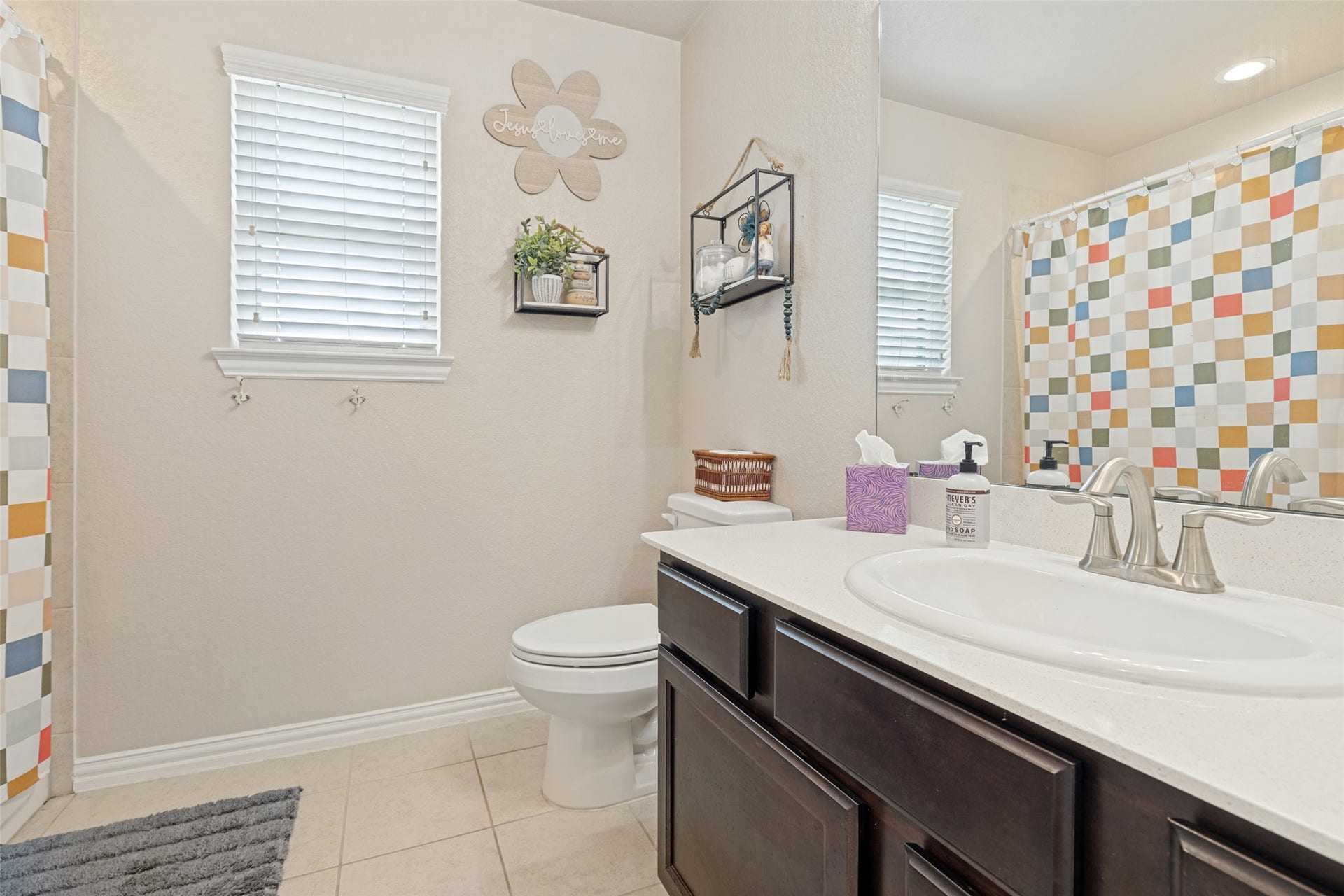337 Burgundy Drive, Alvin, TX 77511 337 Burgundy Drive, Alvin, TX 77511