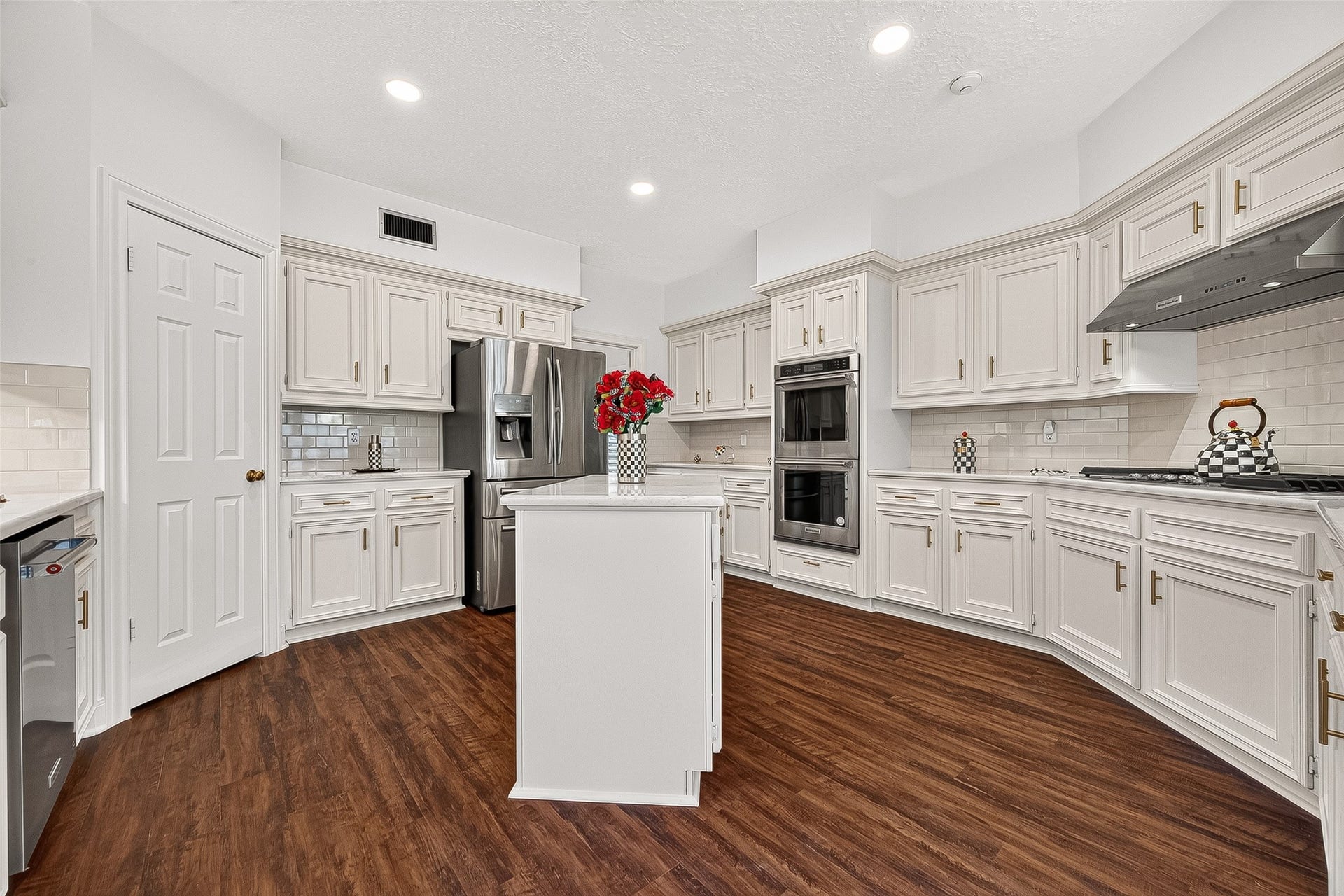3403 Driftwood Court, Sugar Land, TX 77478 3403 Driftwood Court, Sugar Land, TX 77478