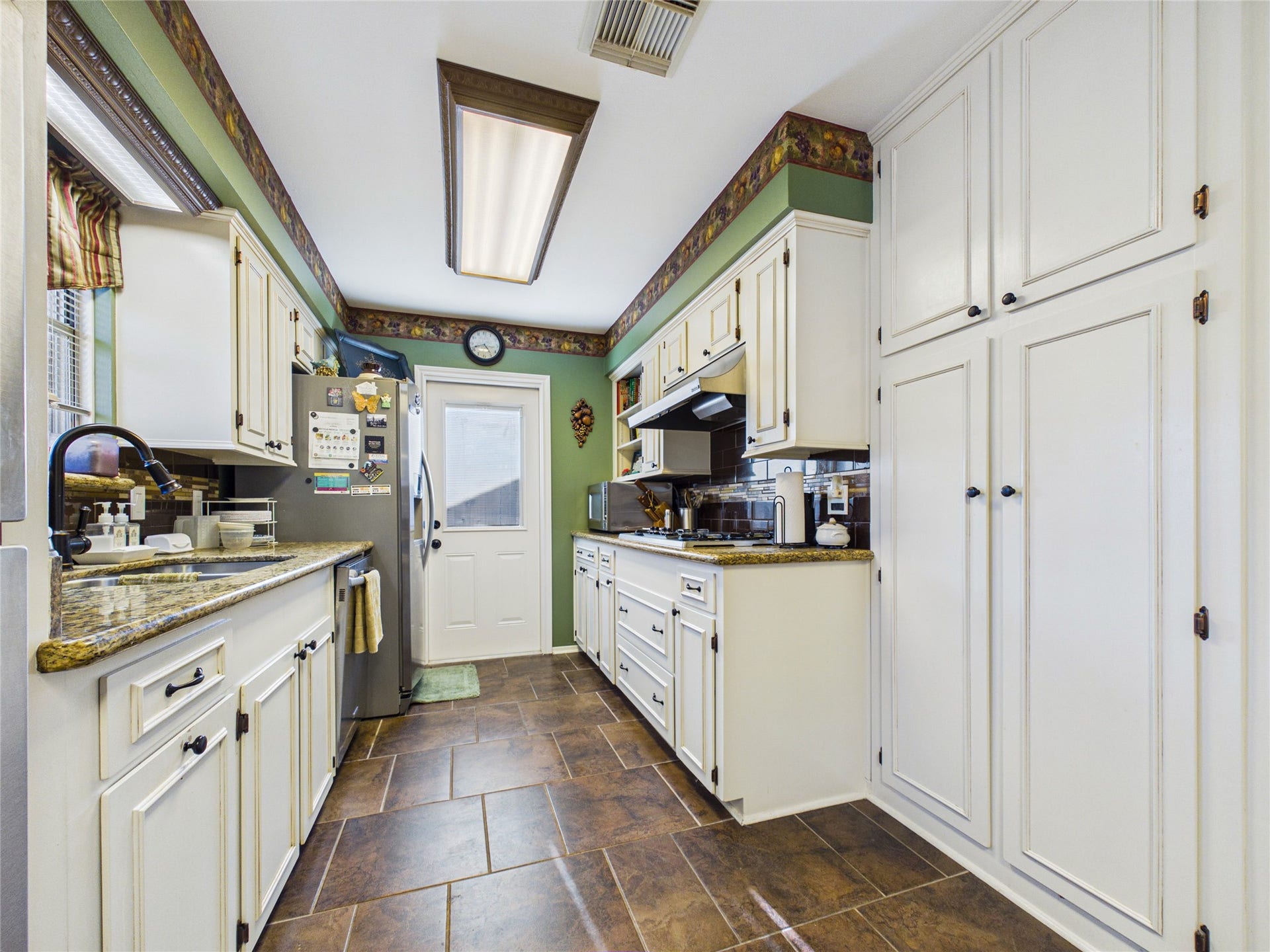 858 Shawnee Street, Houston, TX 77034 858 Shawnee Street, Houston, TX 77034