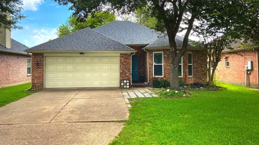 Property photo for 3727 Nichols Avenue, Dickinson, TX