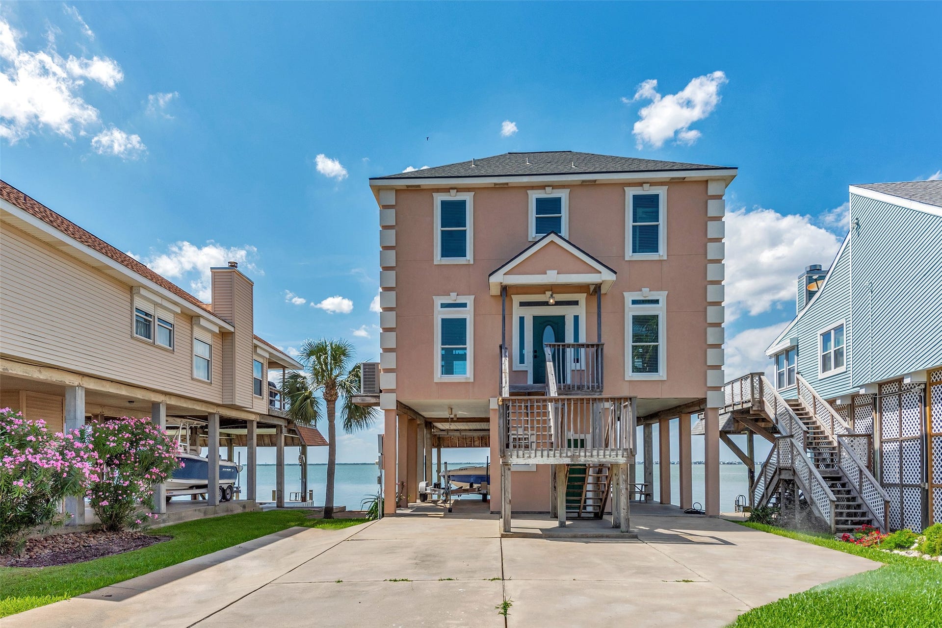 247 Isles End Road, Tiki Island, TX 77554 247 Isles End Road, Tiki Island, TX 77554