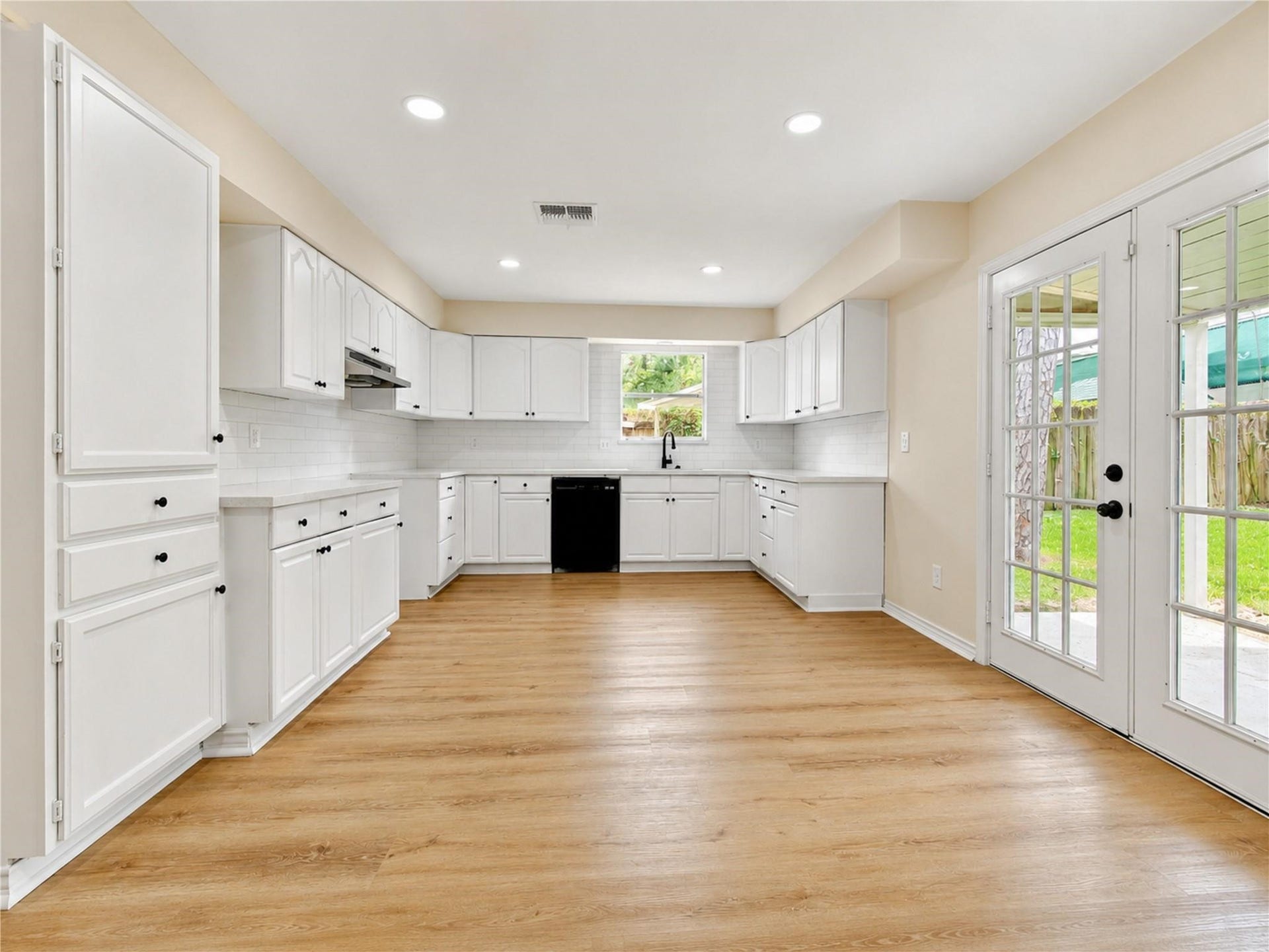 25027 Barmby Drive, Spring, TX 77389 25027 Barmby Drive, Spring, TX 77389