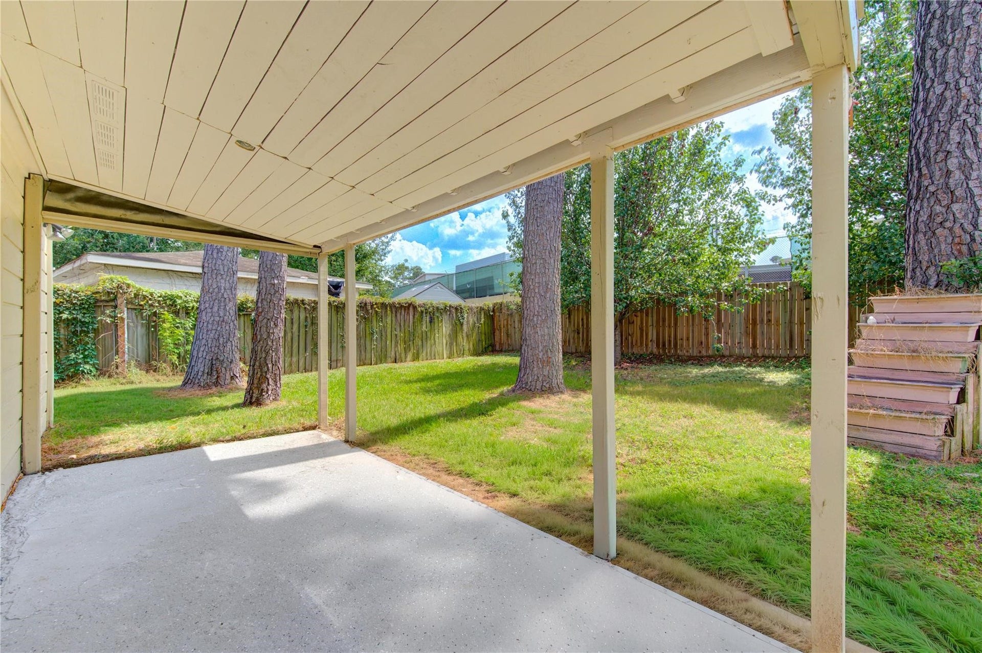 25027 Barmby Drive, Spring, TX 77389 25027 Barmby Drive, Spring, TX 77389