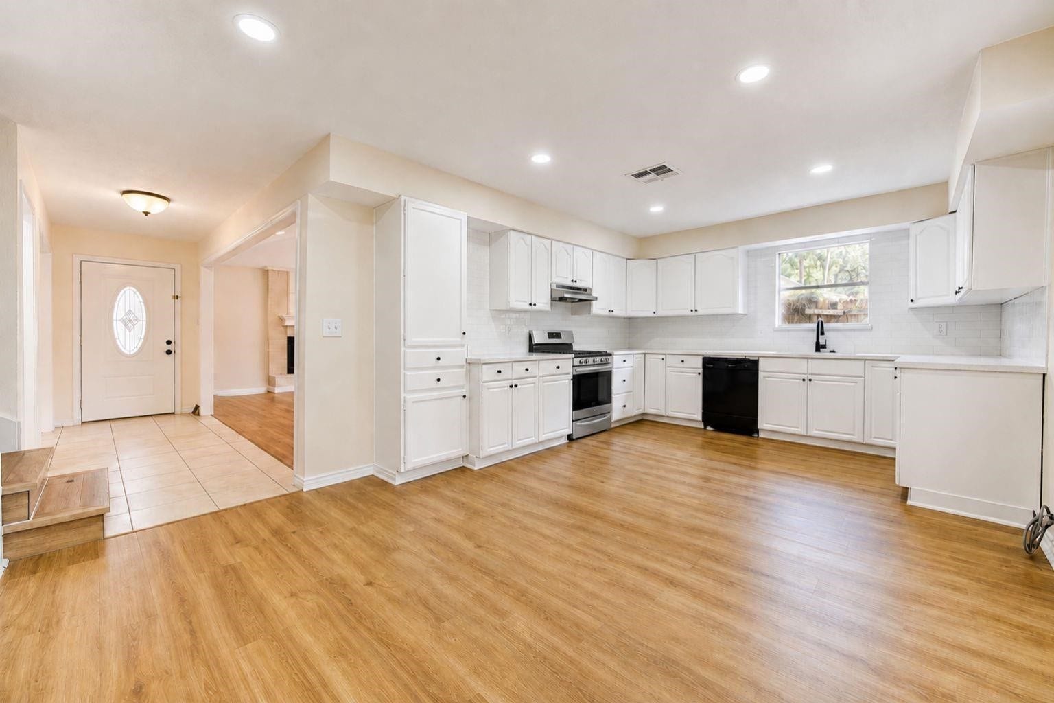 25027 Barmby Drive, Spring, TX 77389 25027 Barmby Drive, Spring, TX 77389