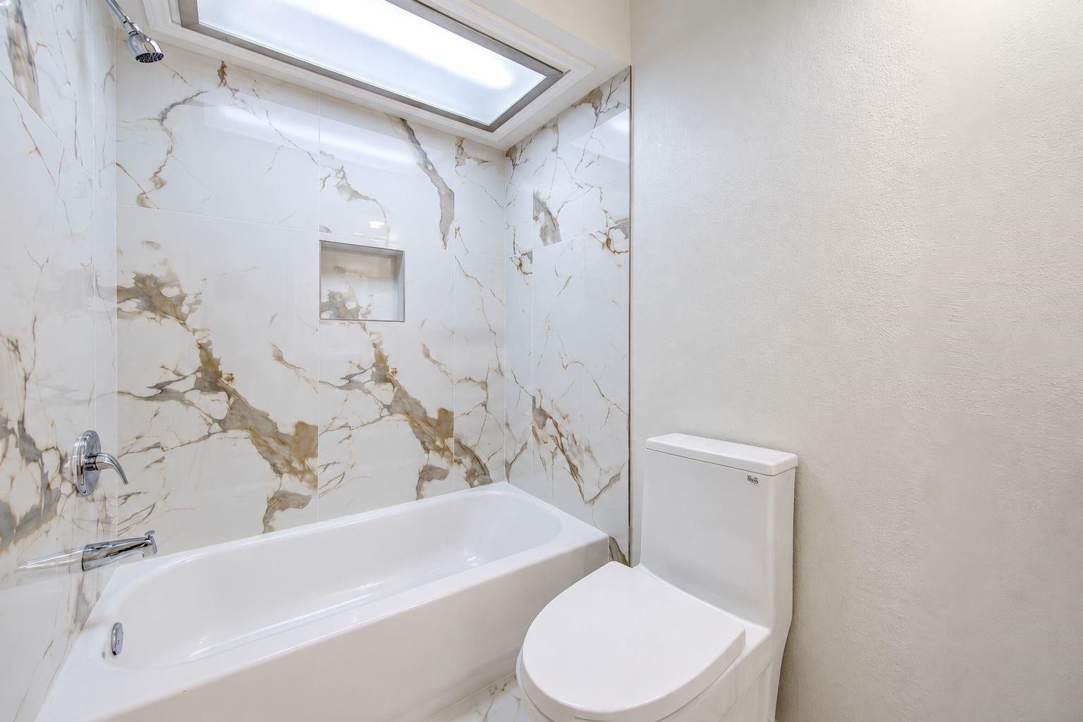 25027 Barmby Drive, Spring, TX 77389 25027 Barmby Drive, Spring, TX 77389