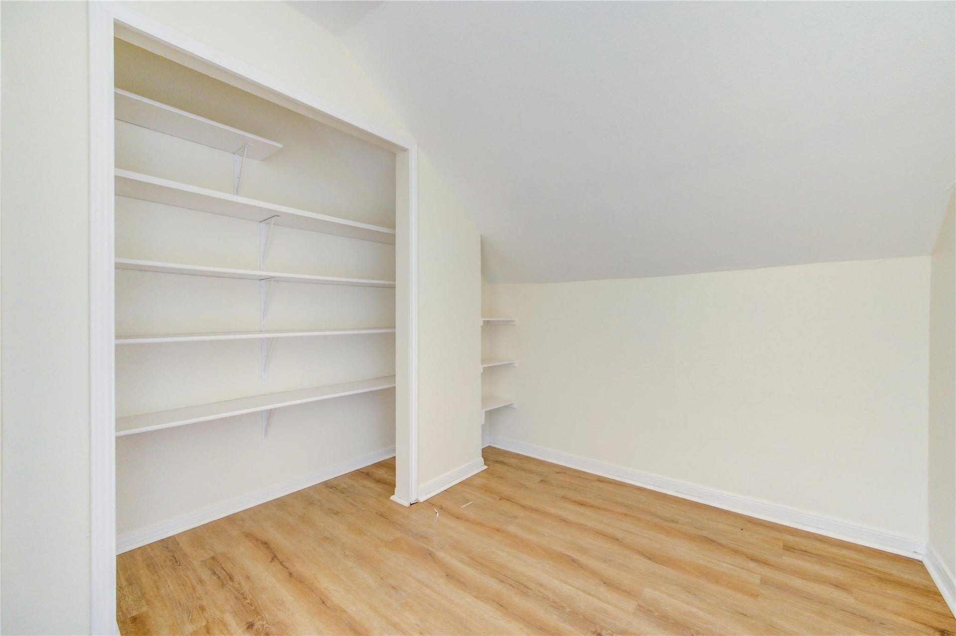 25027 Barmby Drive, Spring, TX 77389 25027 Barmby Drive, Spring, TX 77389