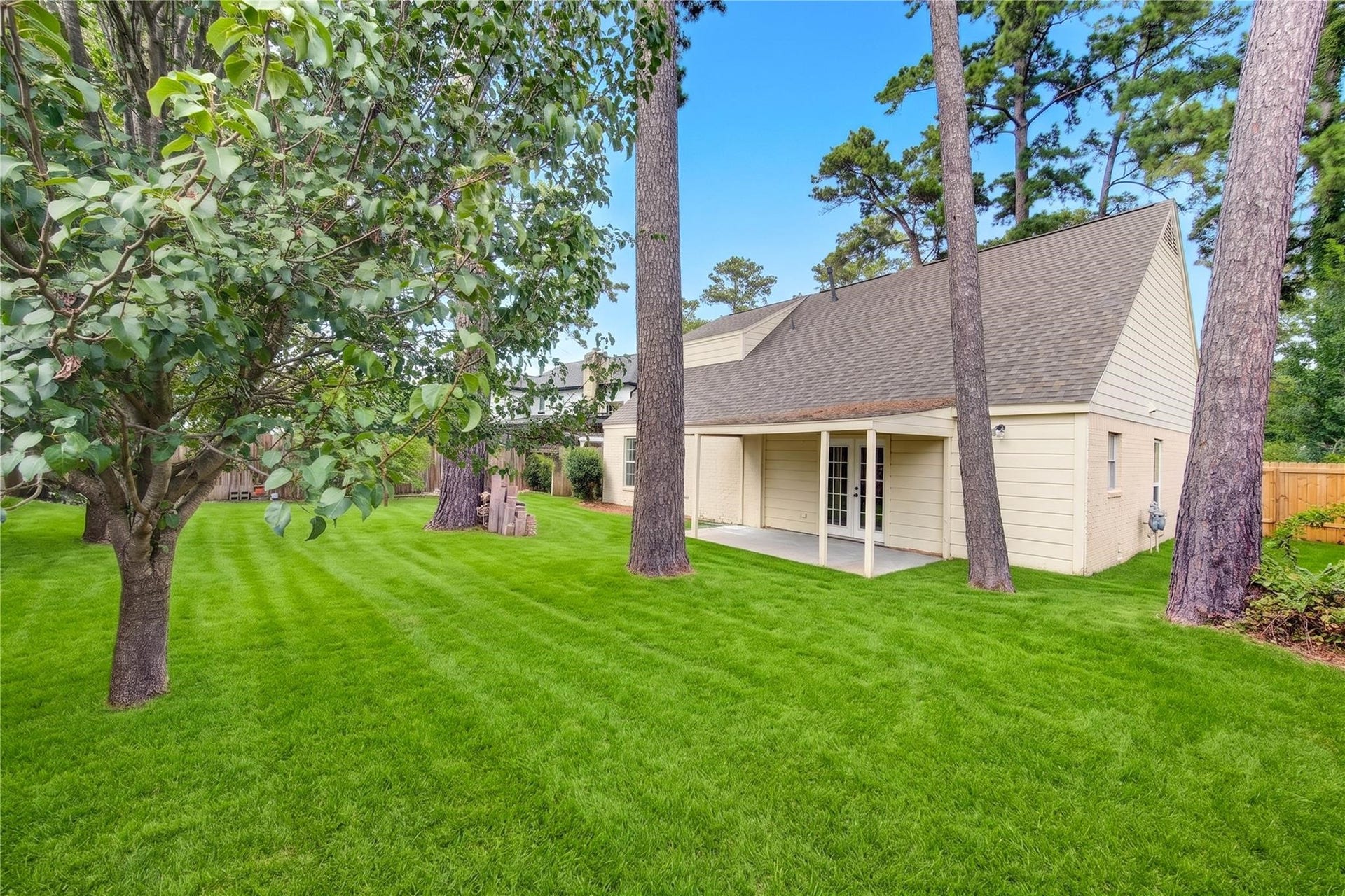 25027 Barmby Drive, Spring, TX 77389 25027 Barmby Drive, Spring, TX 77389