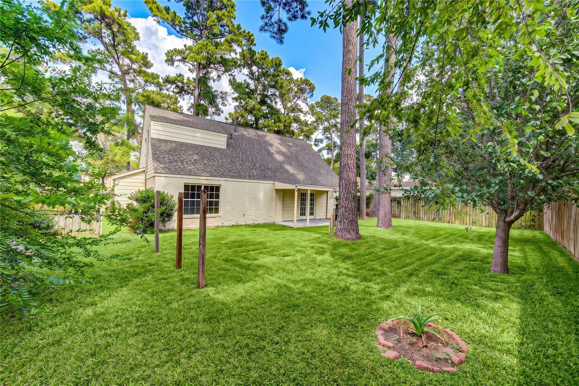 25027 Barmby Drive, Spring, TX 77389 25027 Barmby Drive, Spring, TX 77389