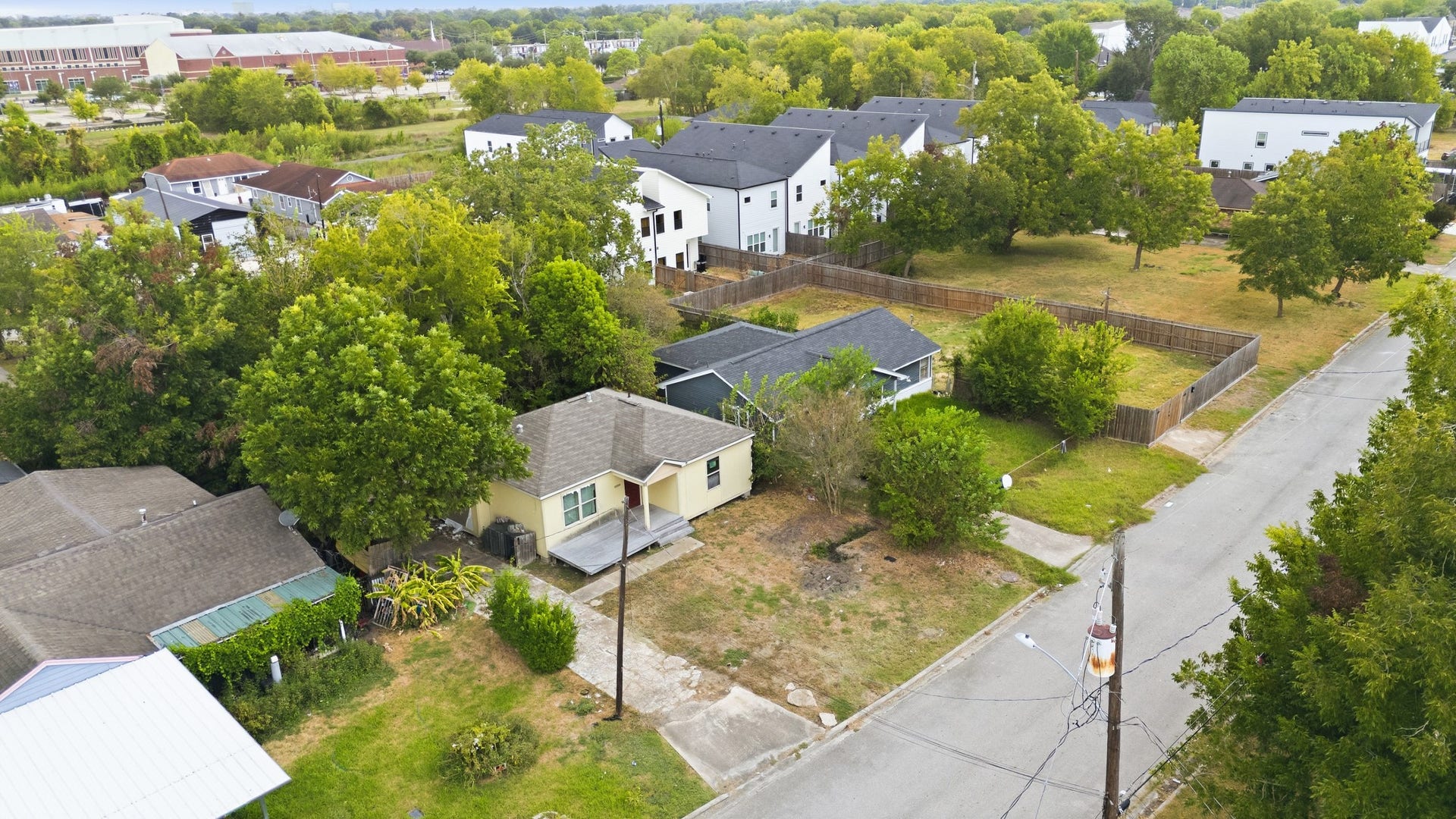 3525 Dreyfus Street, Houston, TX 77021 3525 Dreyfus Street, Houston, TX 77021