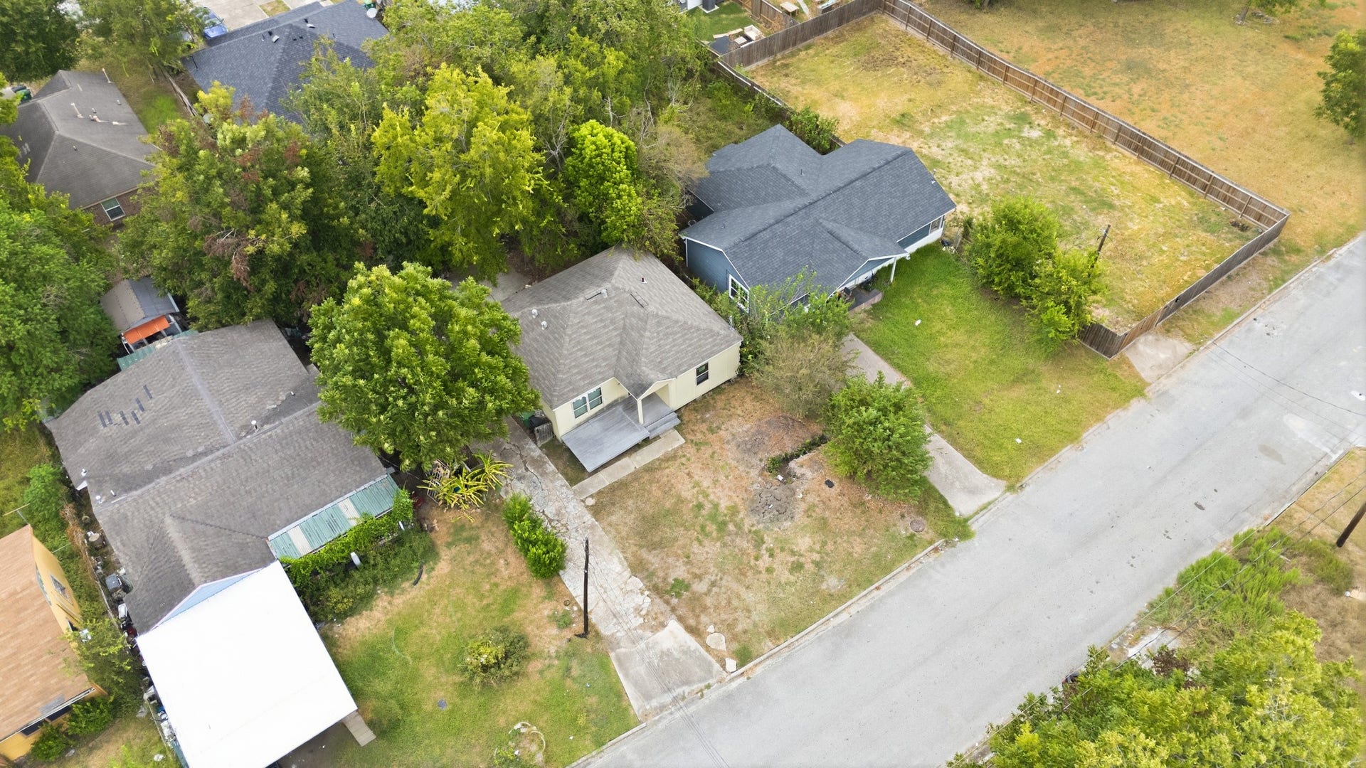 3525 Dreyfus Street, Houston, TX 77021 3525 Dreyfus Street, Houston, TX 77021