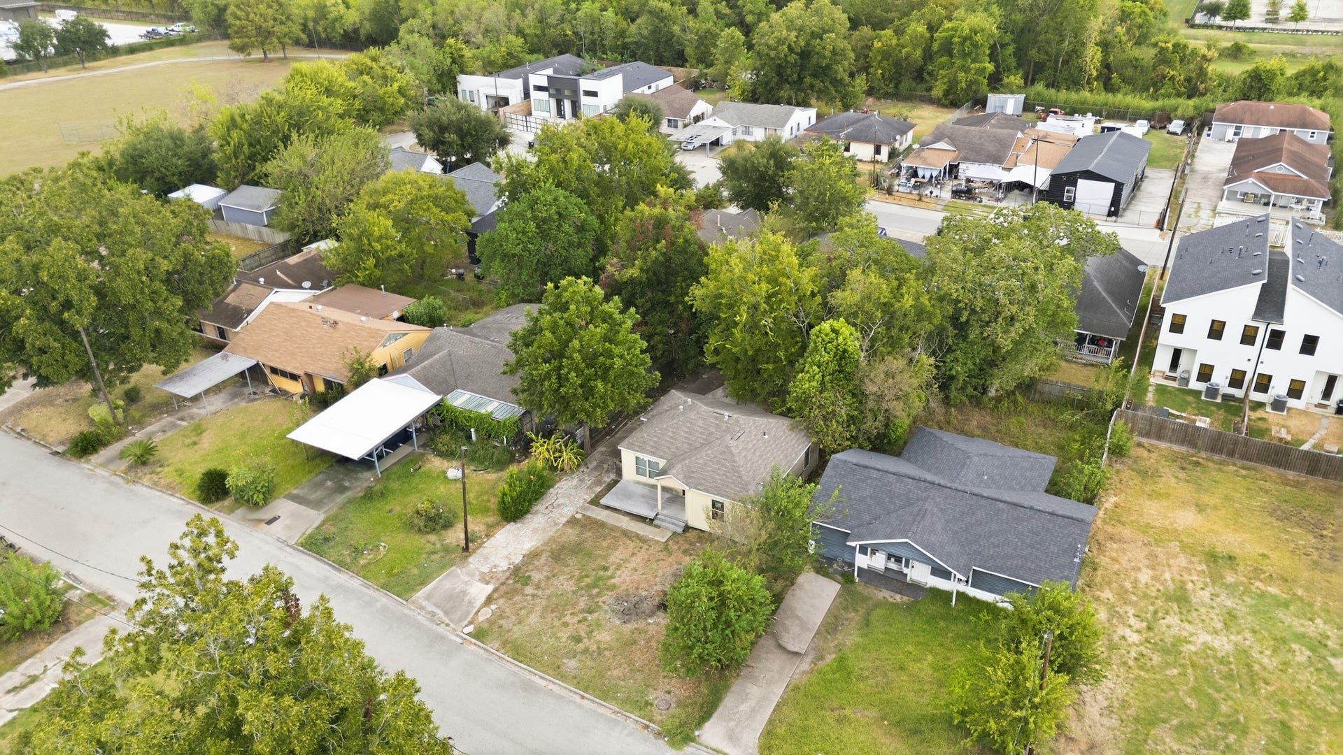 3525 Dreyfus Street, Houston, TX 77021 3525 Dreyfus Street, Houston, TX 77021