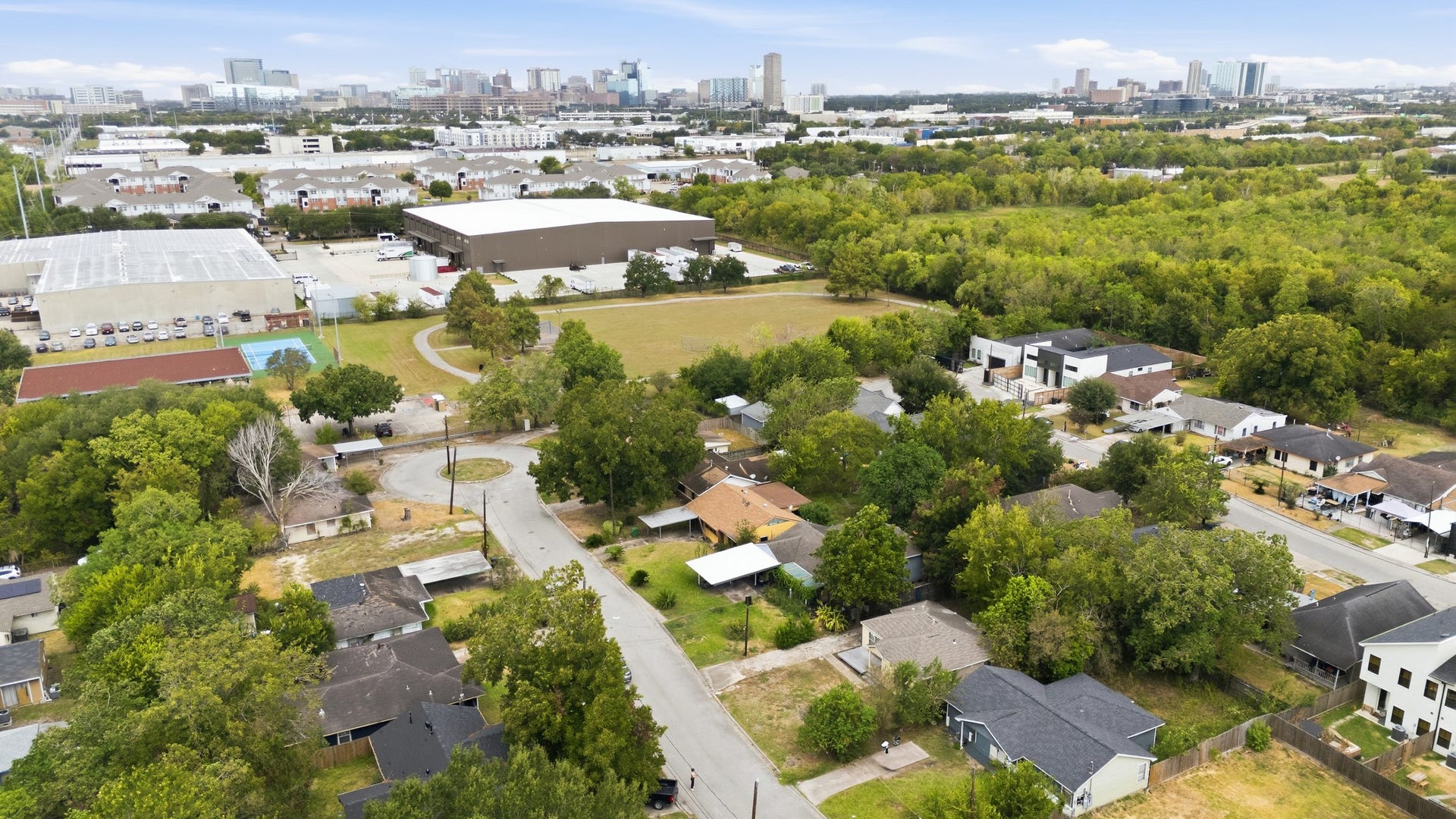 3525 Dreyfus Street, Houston, TX 77021 3525 Dreyfus Street, Houston, TX 77021