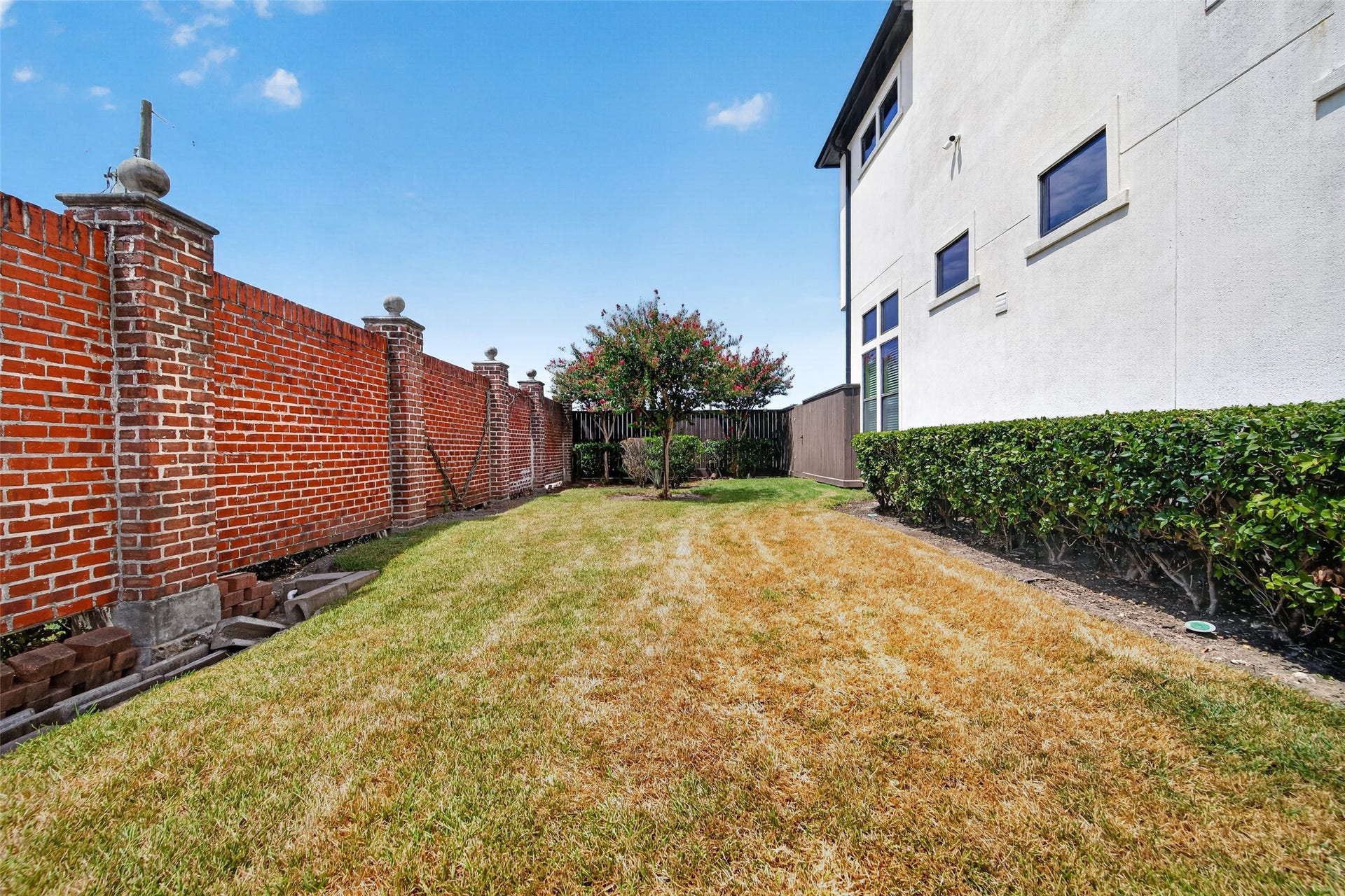 9948 Woodwind Lane N, Houston, TX 77025 9948 Woodwind Lane N, Houston, TX 77025