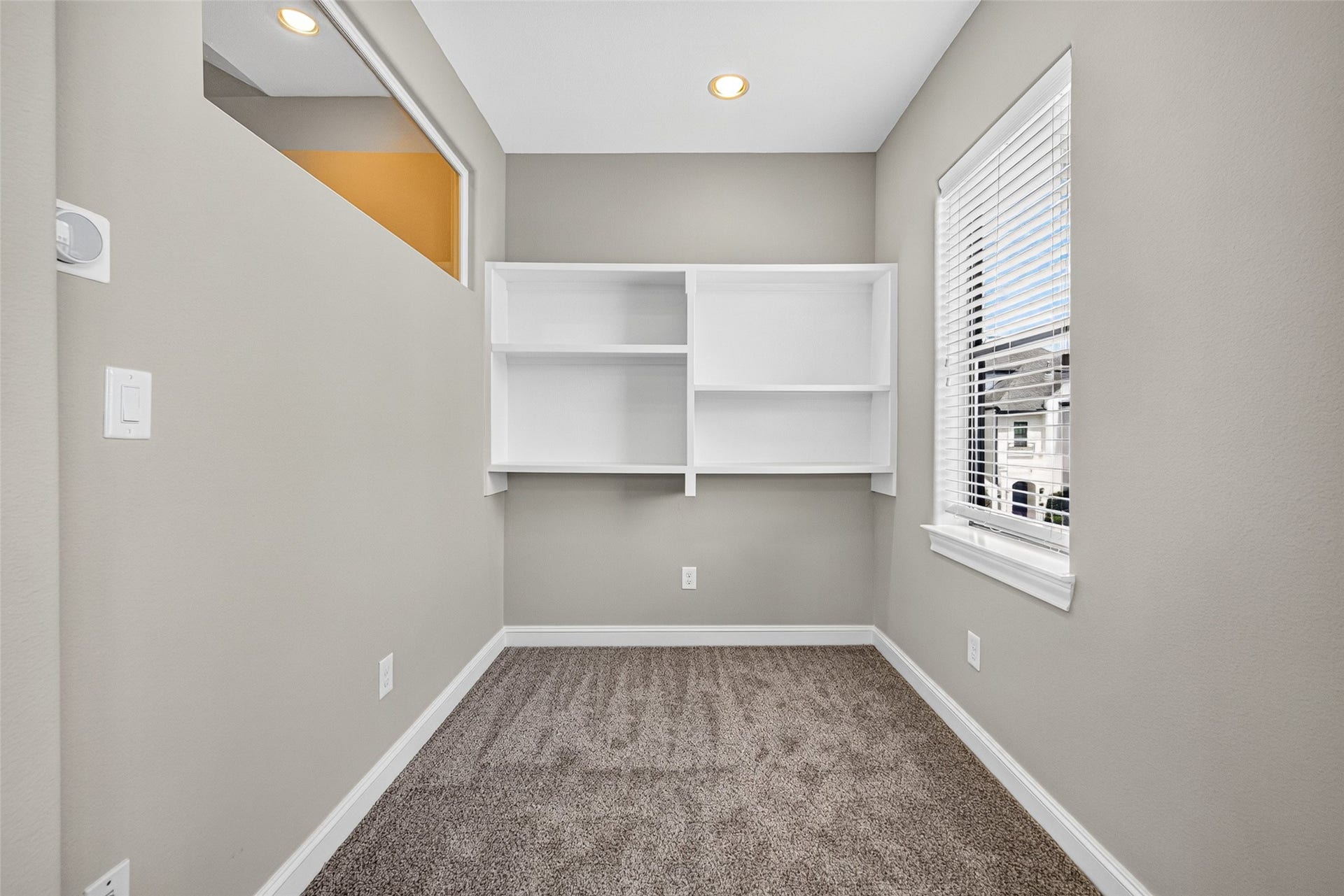9948 Woodwind Lane N, Houston, TX 77025 9948 Woodwind Lane N, Houston, TX 77025