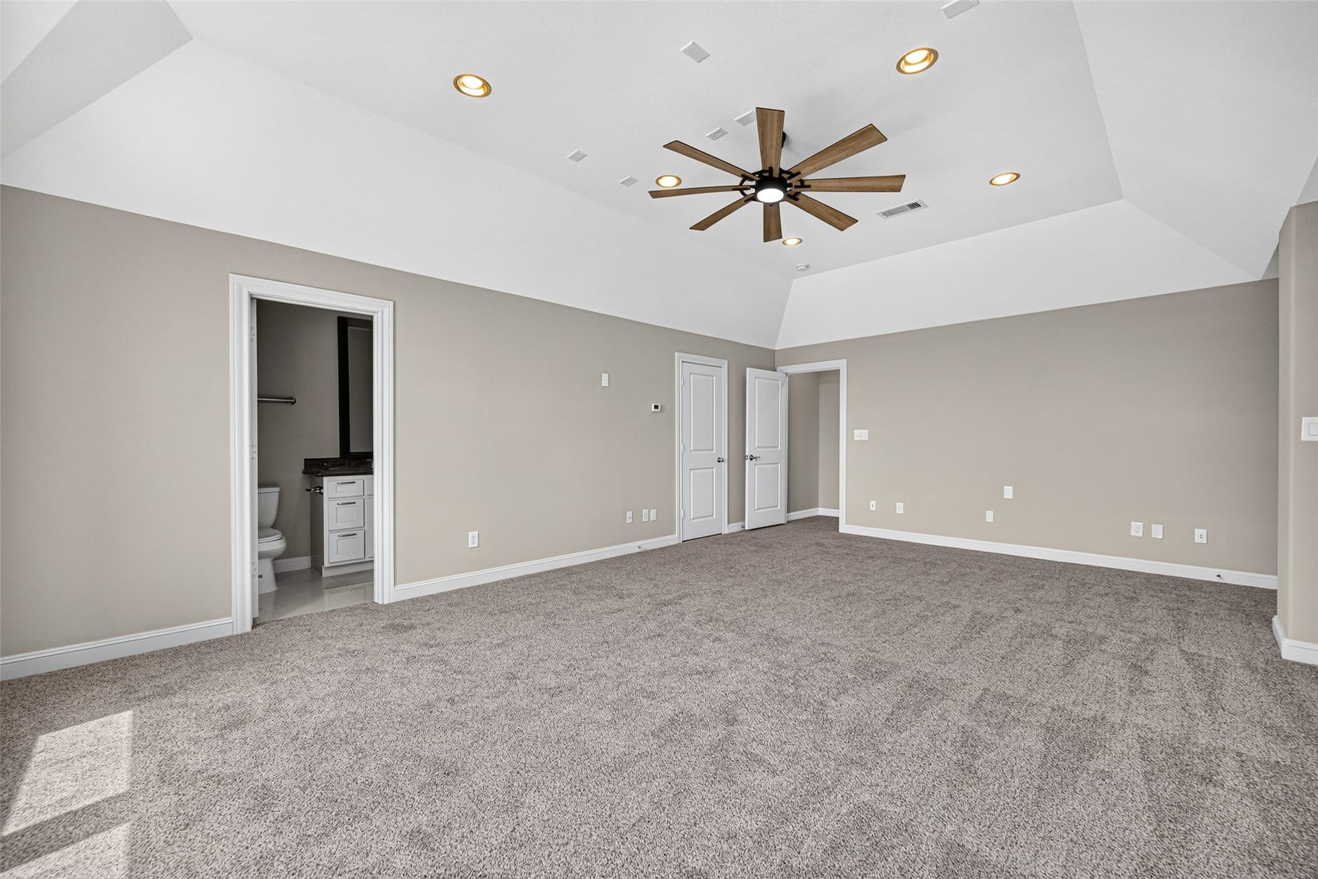 9948 Woodwind Lane N, Houston, TX 77025 9948 Woodwind Lane N, Houston, TX 77025