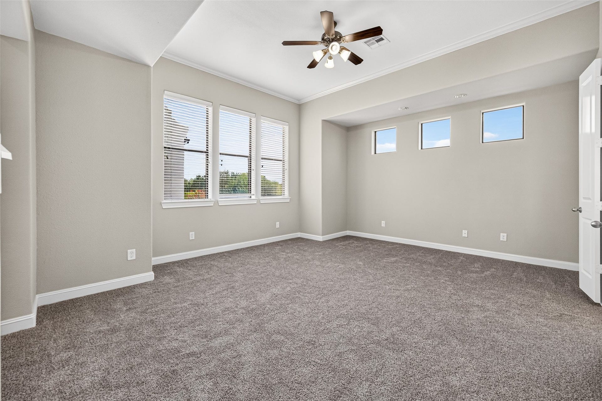 9948 Woodwind Lane N, Houston, TX 77025 9948 Woodwind Lane N, Houston, TX 77025