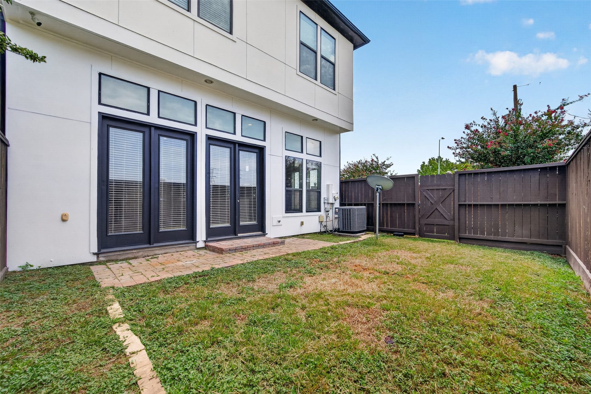 9948 Woodwind Lane N, Houston, TX 77025 9948 Woodwind Lane N, Houston, TX 77025
