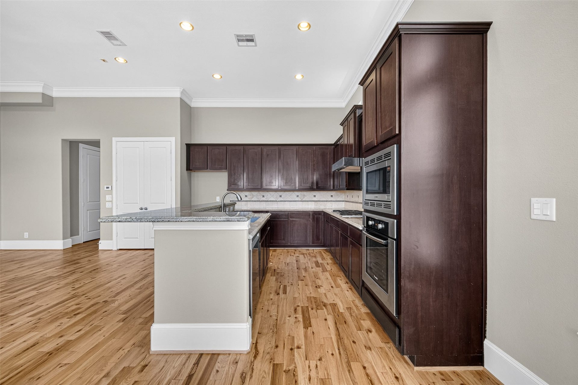 9948 Woodwind Lane N, Houston, TX 77025 9948 Woodwind Lane N, Houston, TX 77025