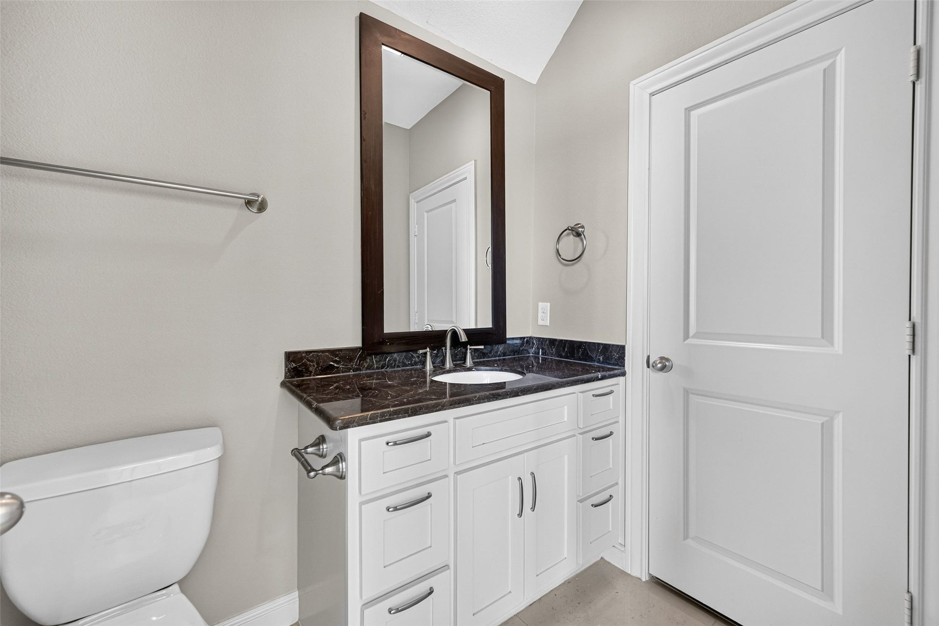 9948 Woodwind Lane N, Houston, TX 77025 9948 Woodwind Lane N, Houston, TX 77025