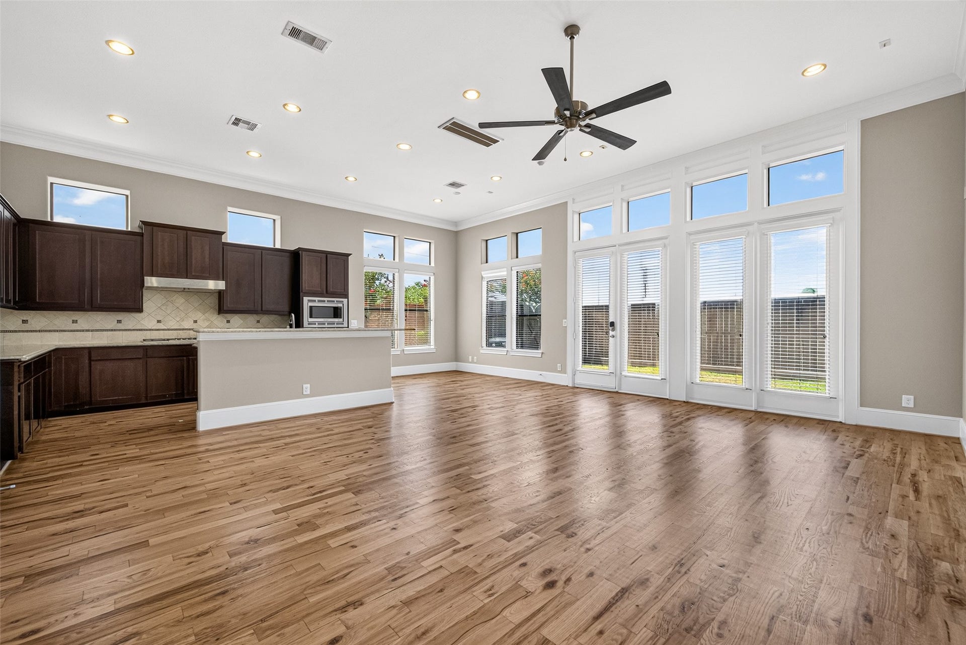 9948 Woodwind Lane N, Houston, TX 77025 9948 Woodwind Lane N, Houston, TX 77025