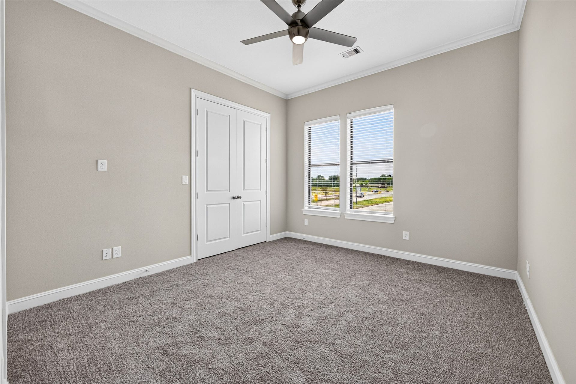 9948 Woodwind Lane N, Houston, TX 77025 9948 Woodwind Lane N, Houston, TX 77025