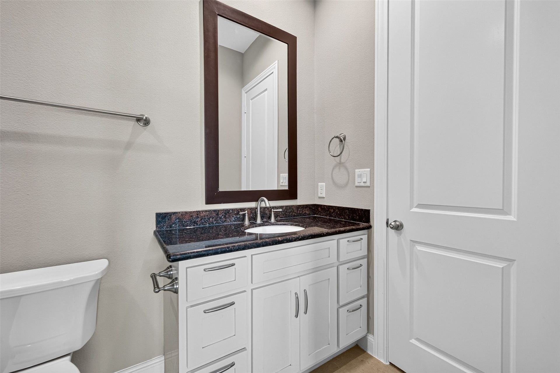 9948 Woodwind Lane N, Houston, TX 77025 9948 Woodwind Lane N, Houston, TX 77025