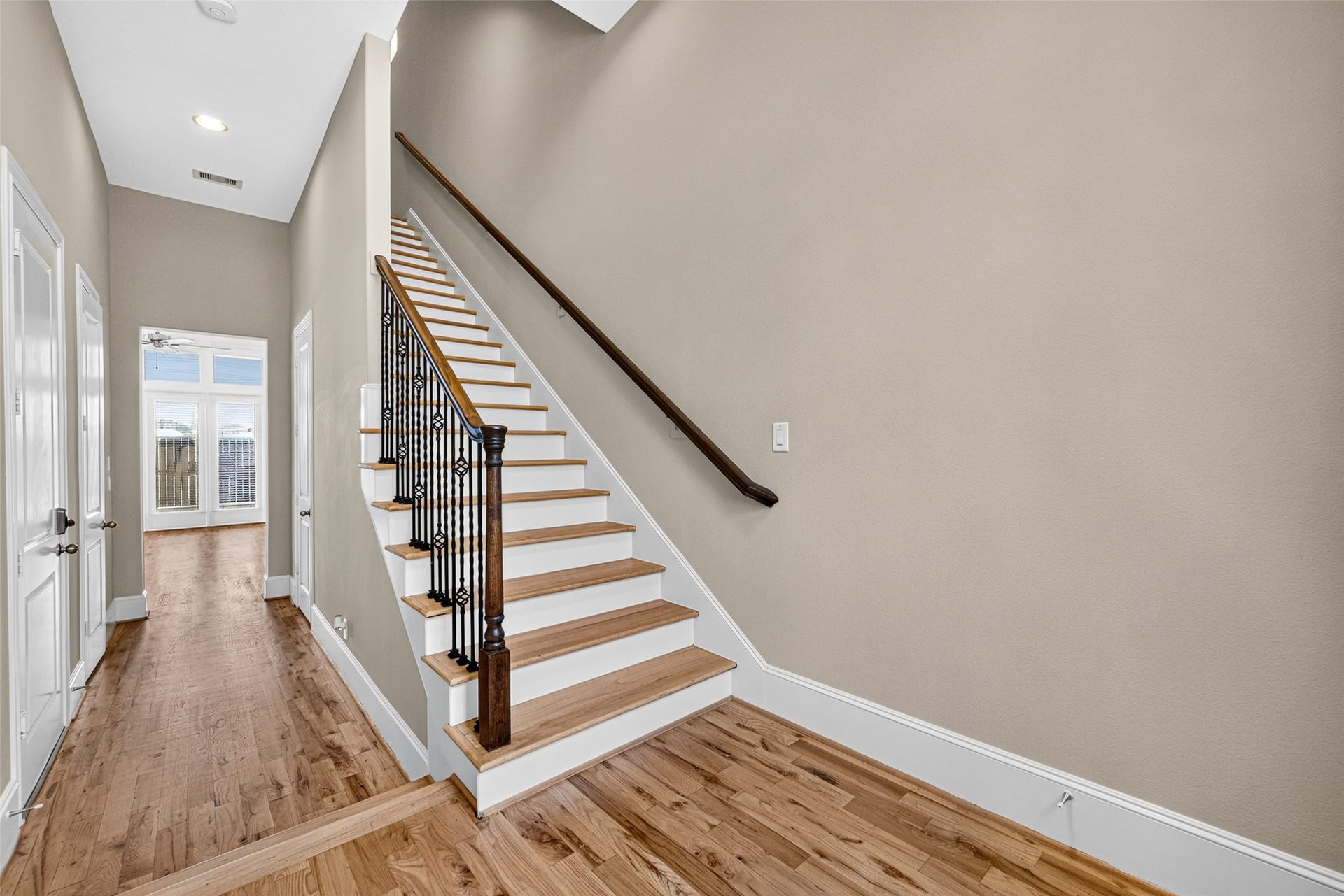 9948 Woodwind Lane N, Houston, TX 77025 9948 Woodwind Lane N, Houston, TX 77025
