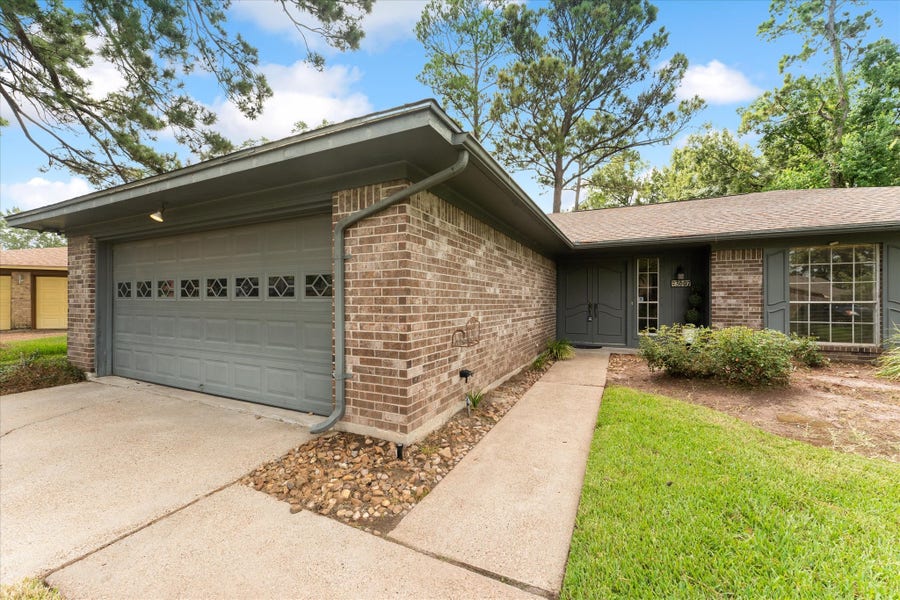 Property photo for 3607 Camelot Street, Baytown, TX