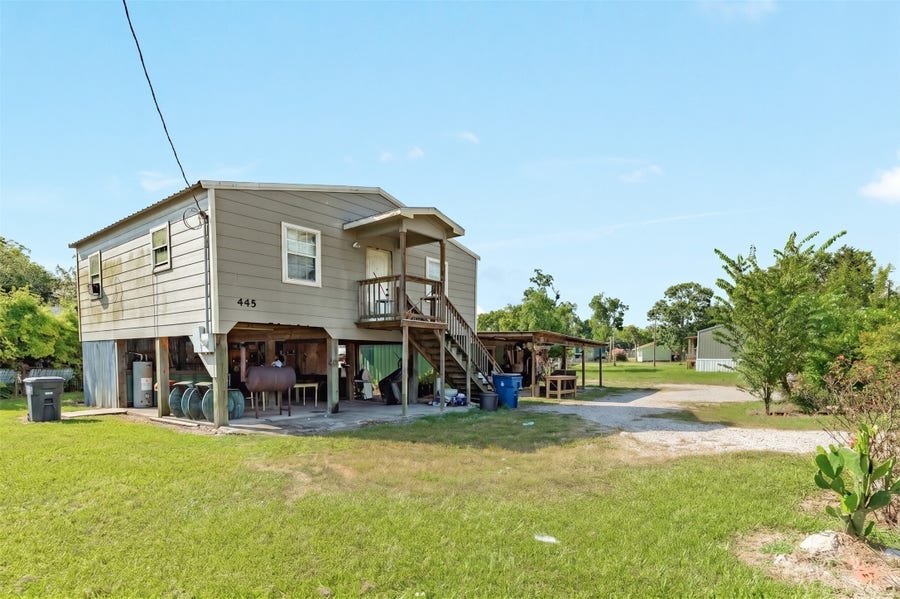 Property photo for 445 Creekside Drive, Holiday Lakes, TX