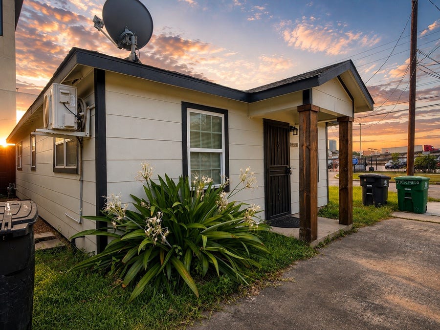 Property photo for 2303 1/2 Hadley Alley, Houston, TX