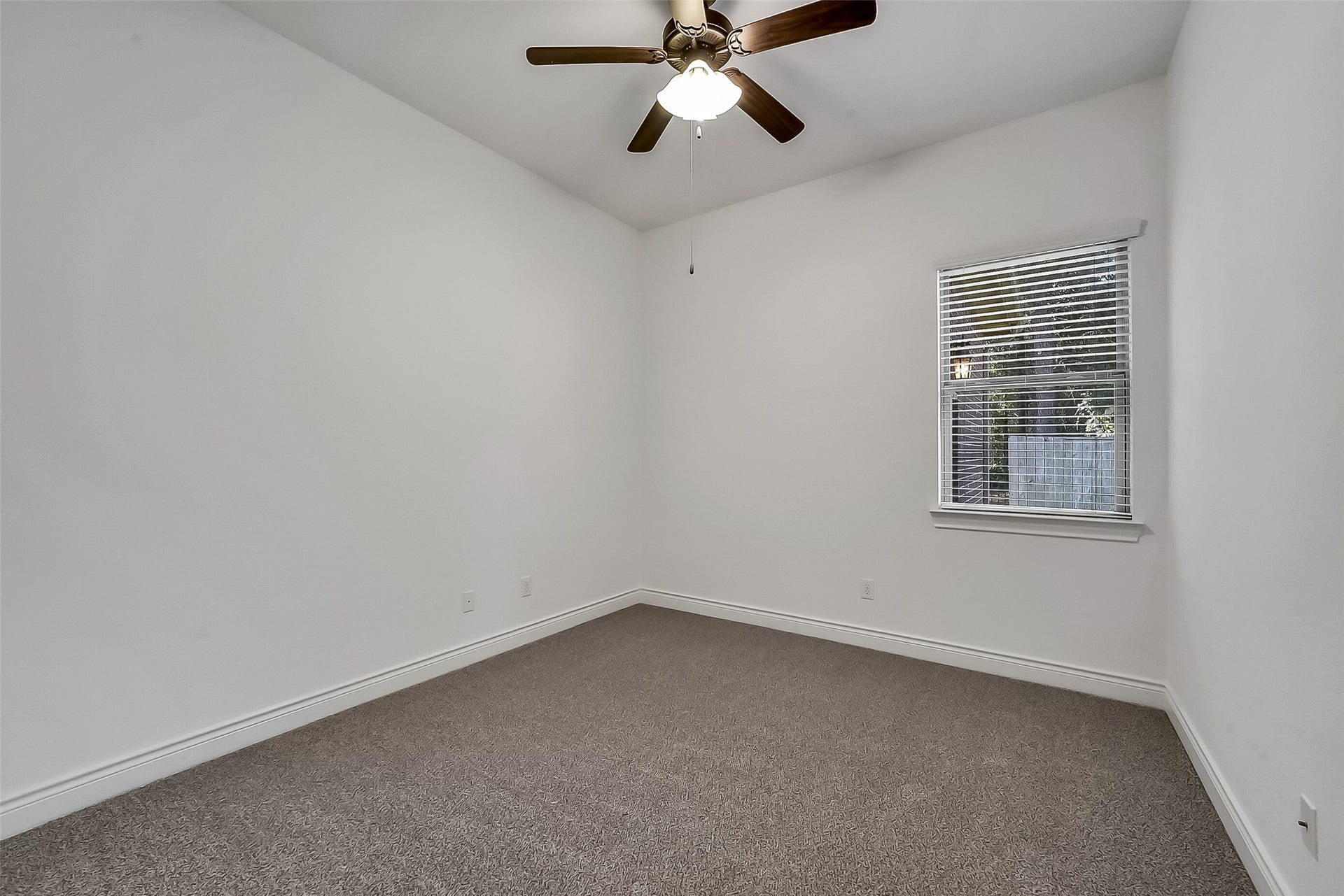 95 S Greenprint Circle, Tomball, TX 77375 95 S Greenprint Circle, Tomball, TX 77375
