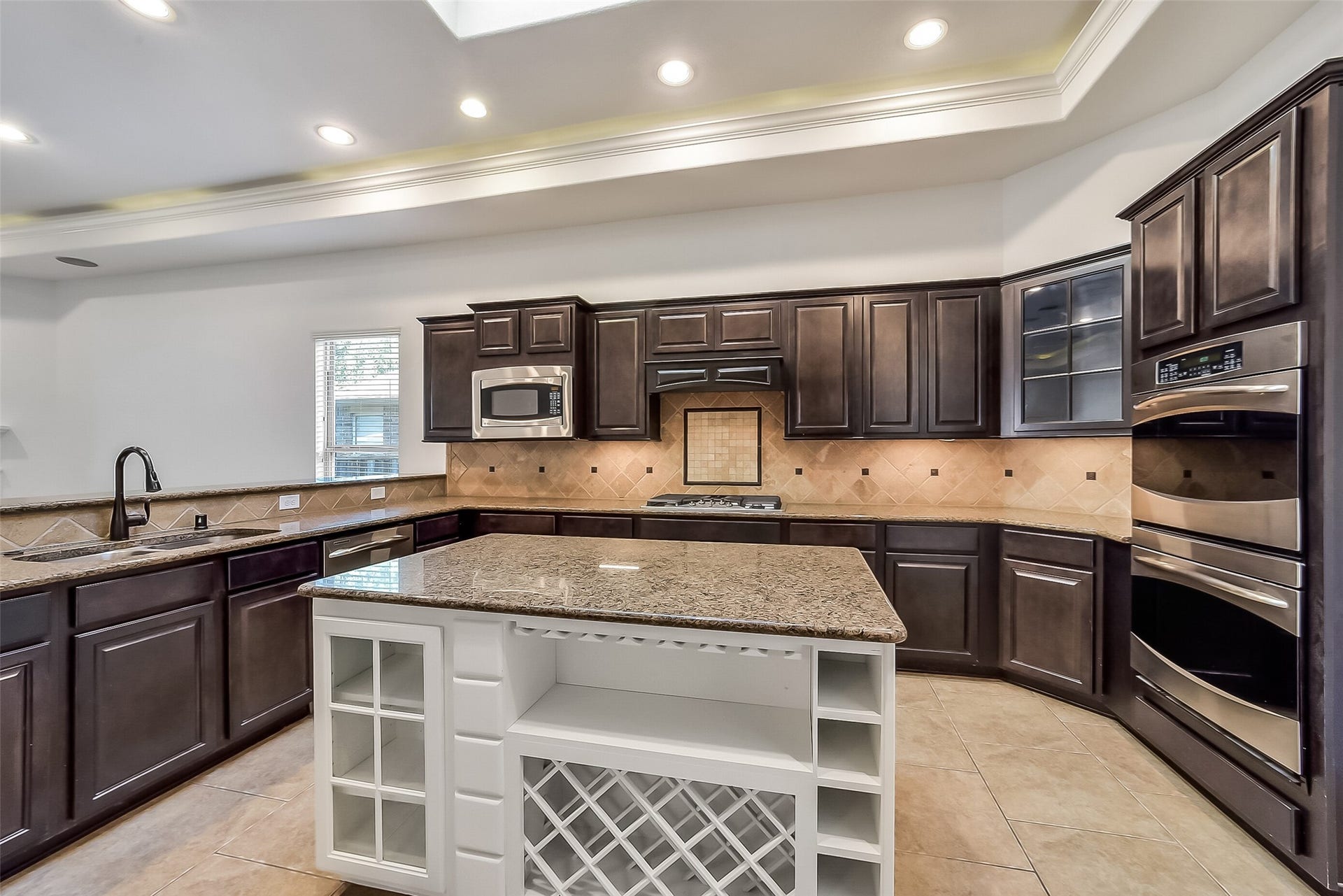 95 S Greenprint Circle, Tomball, TX 77375 95 S Greenprint Circle, Tomball, TX 77375