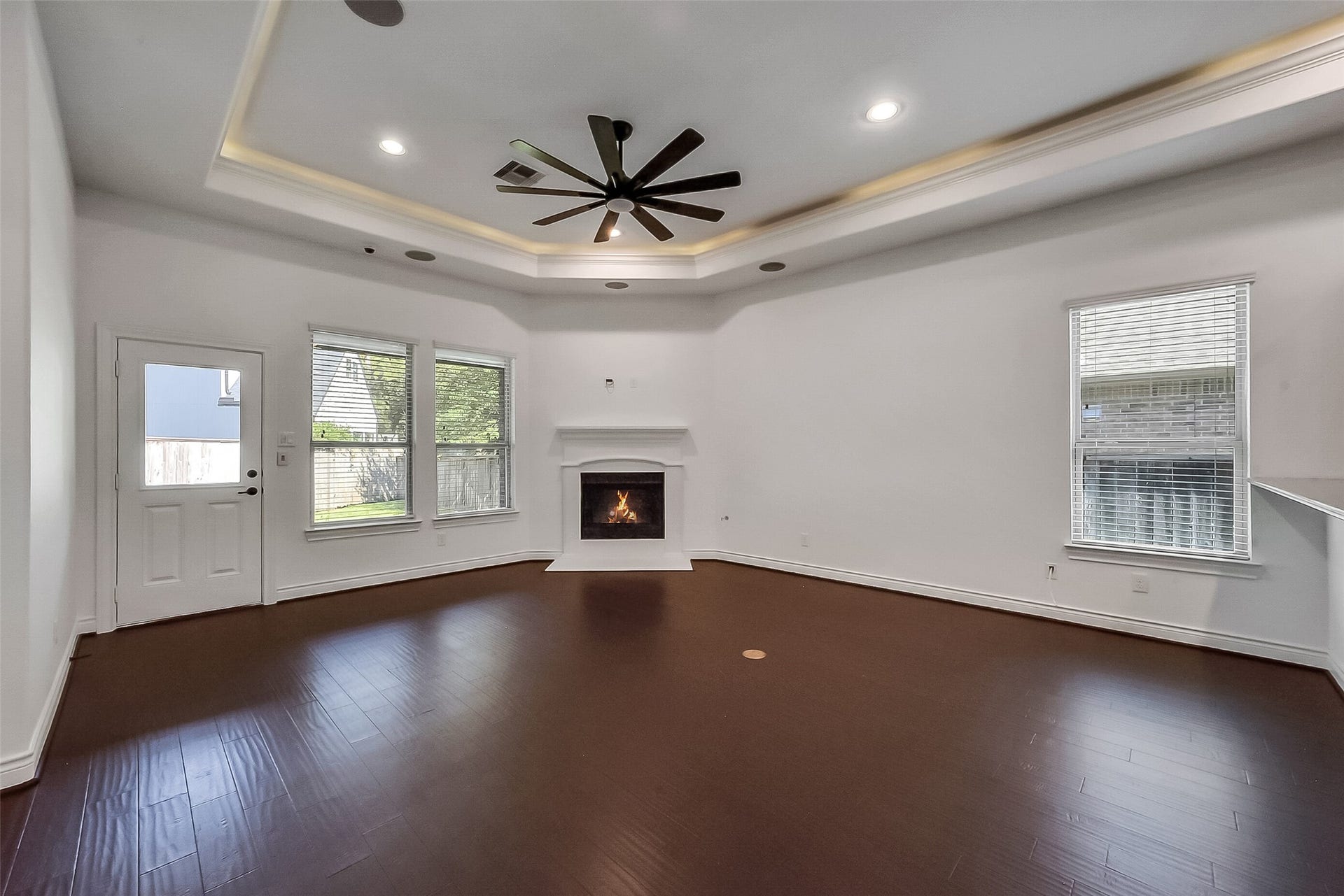 95 S Greenprint Circle, Tomball, TX 77375 95 S Greenprint Circle, Tomball, TX 77375