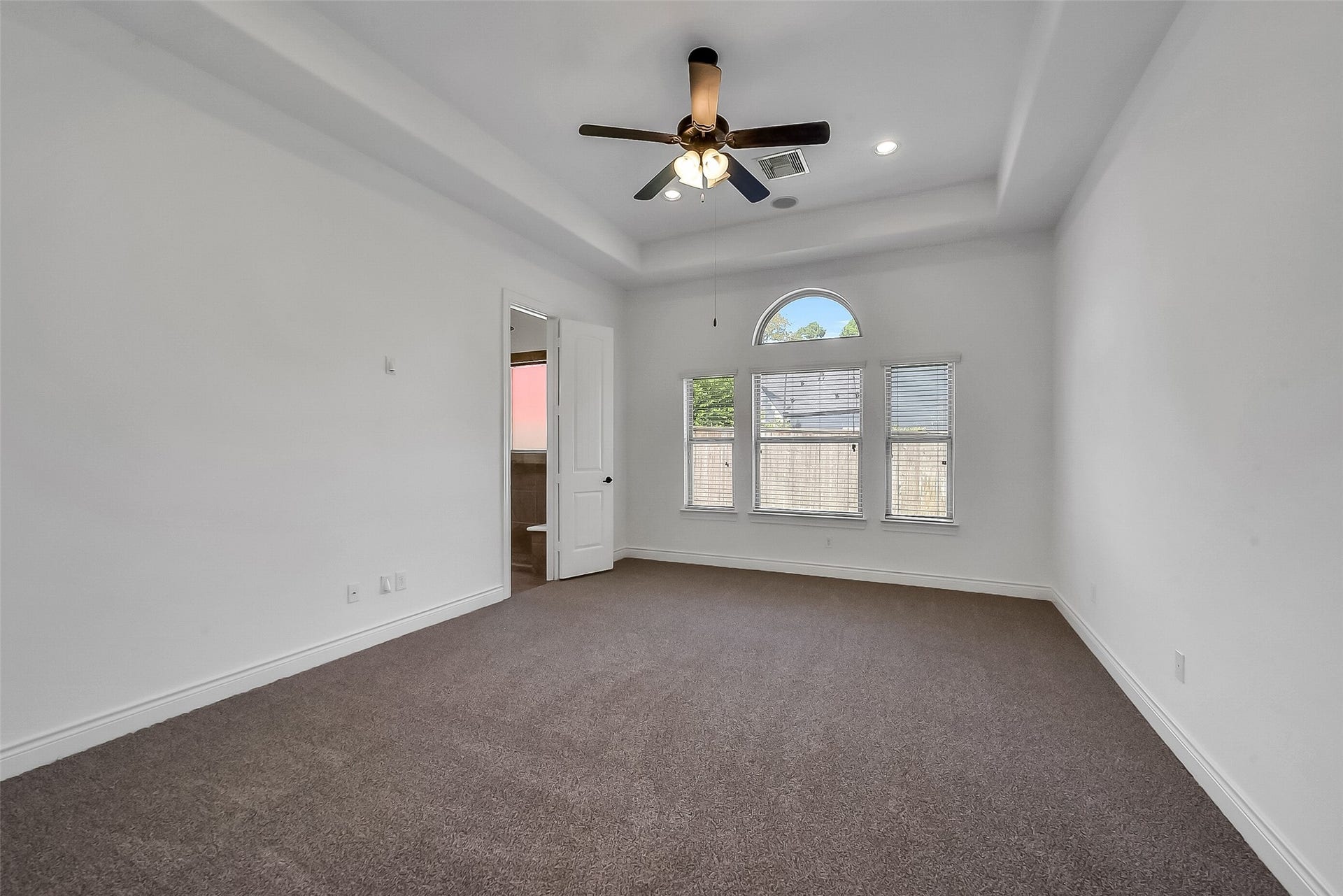 95 S Greenprint Circle, Tomball, TX 77375 95 S Greenprint Circle, Tomball, TX 77375