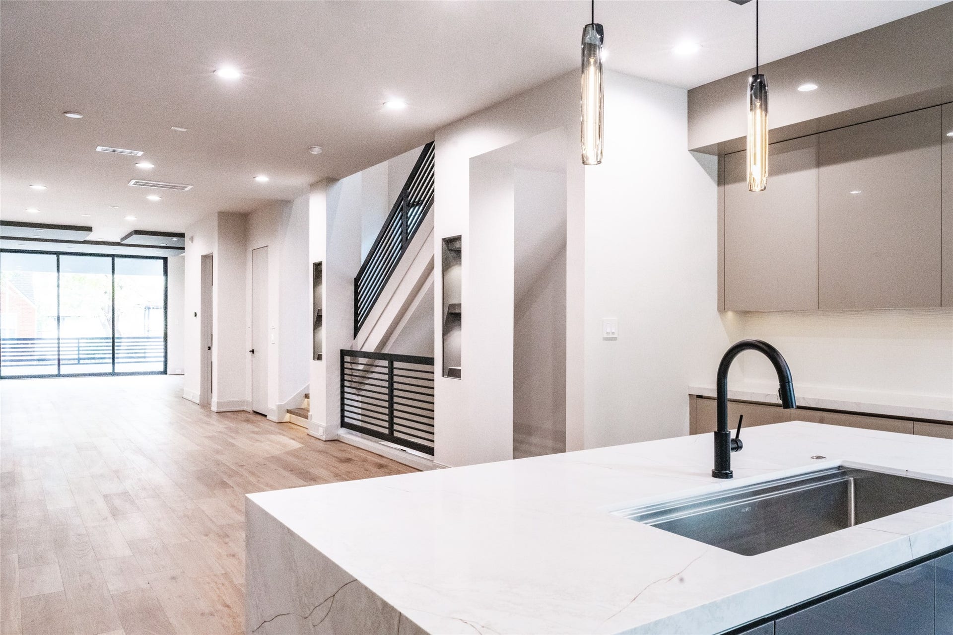 1517 W McDuffie Street, Houston, TX 77019 1517 W McDuffie Street, Houston, TX 77019
