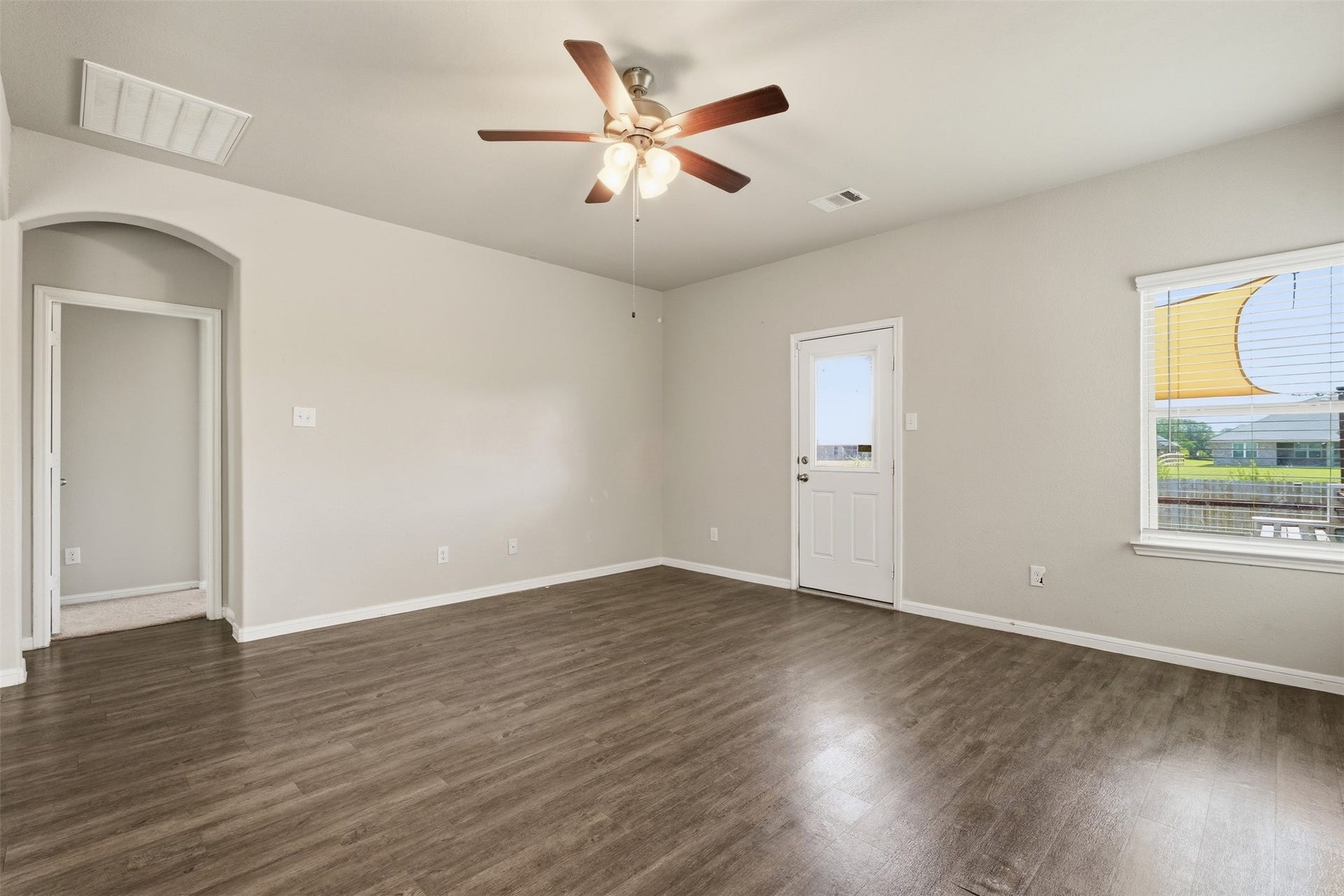4305 E Bayou Maison Circle, Dickinson, TX 77539 4305 E Bayou Maison Circle, Dickinson, TX 77539