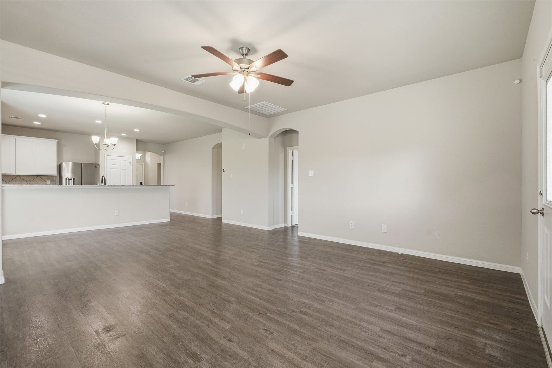 4305 E Bayou Maison Circle, Dickinson, TX 77539 4305 E Bayou Maison Circle, Dickinson, TX 77539