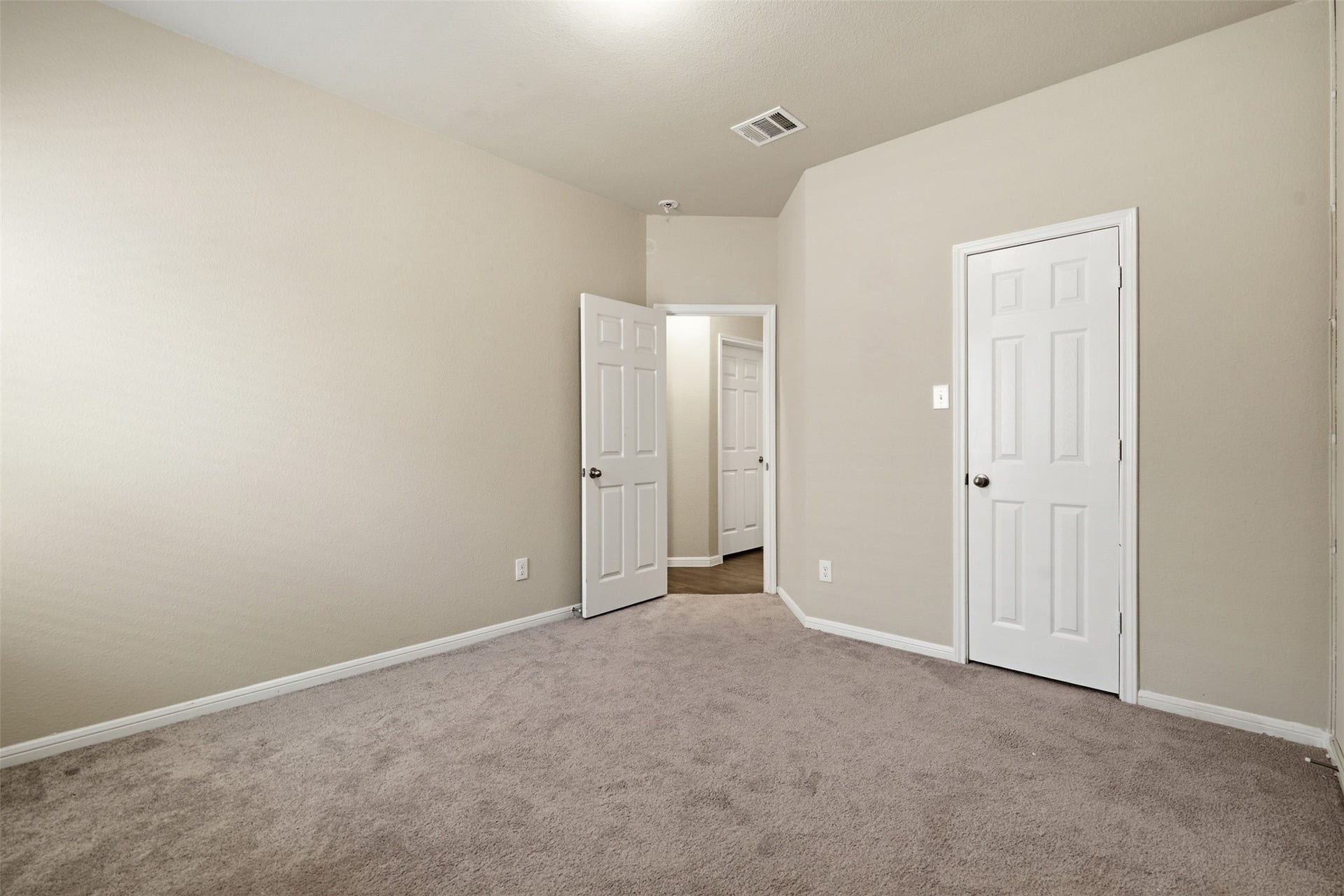 4305 E Bayou Maison Circle, Dickinson, TX 77539 4305 E Bayou Maison Circle, Dickinson, TX 77539