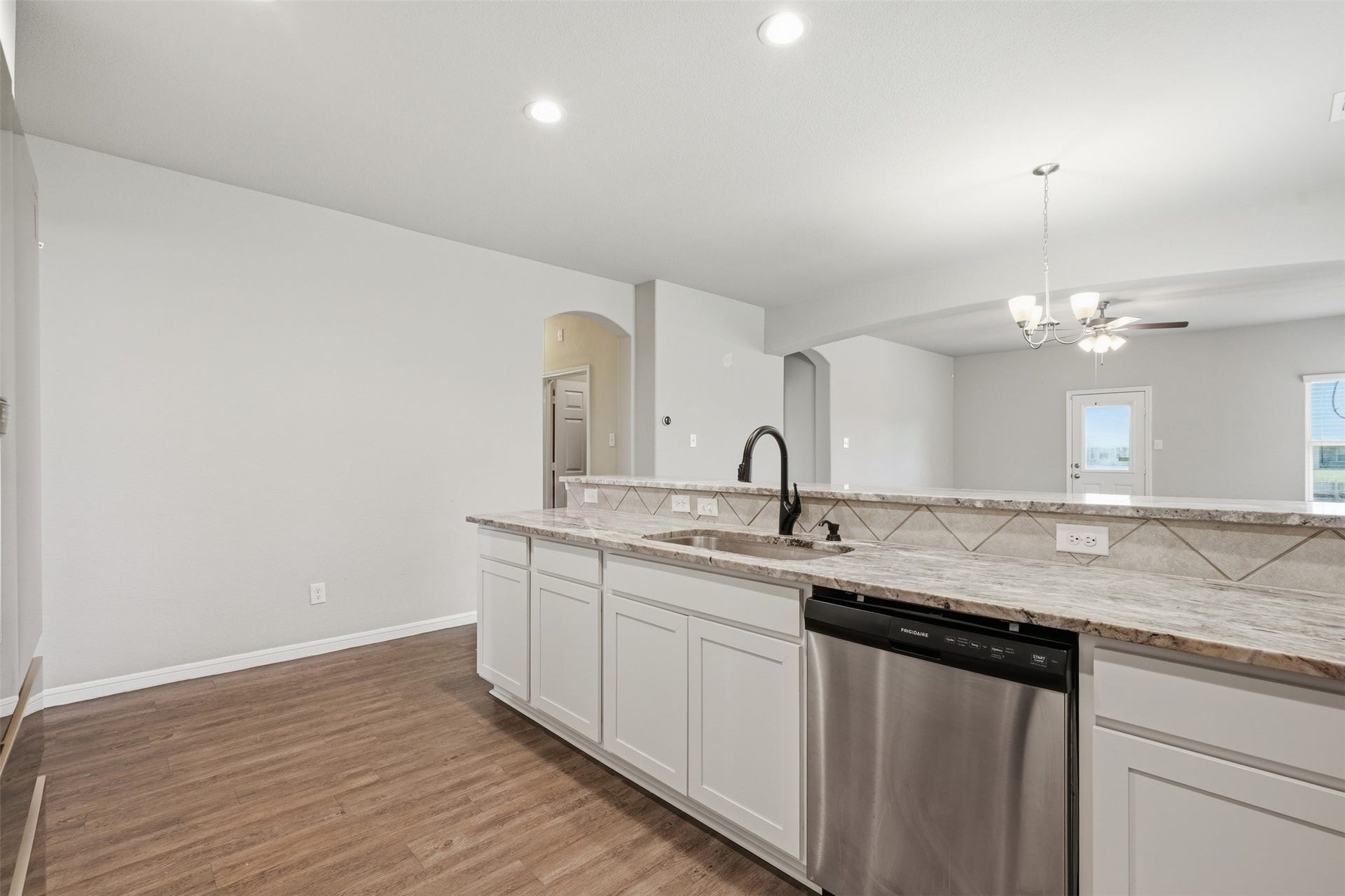 4305 E Bayou Maison Circle, Dickinson, TX 77539 4305 E Bayou Maison Circle, Dickinson, TX 77539