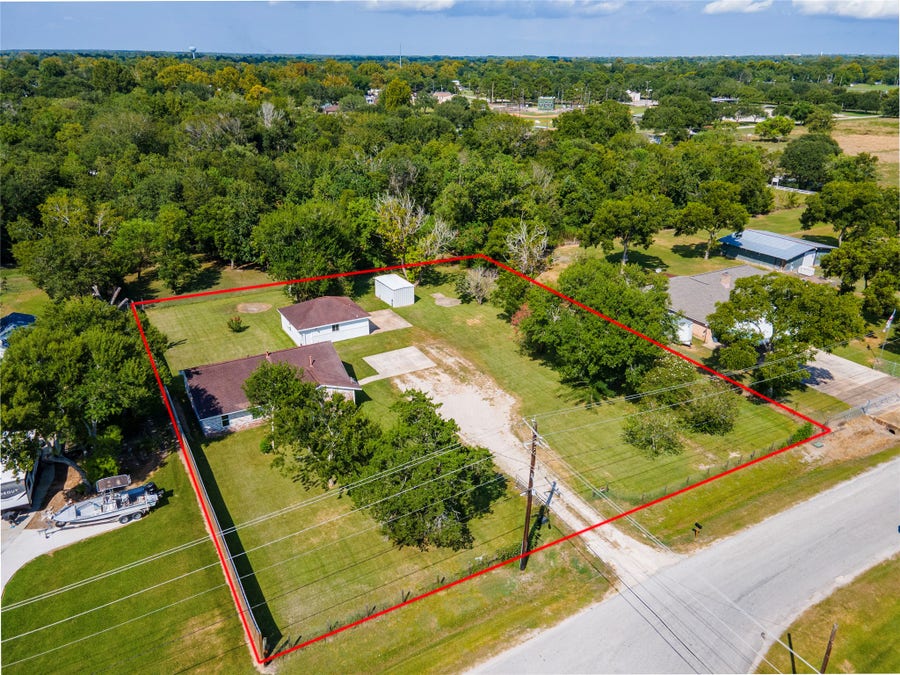 Property photo for 14608 Ash Road, Santa Fe, TX