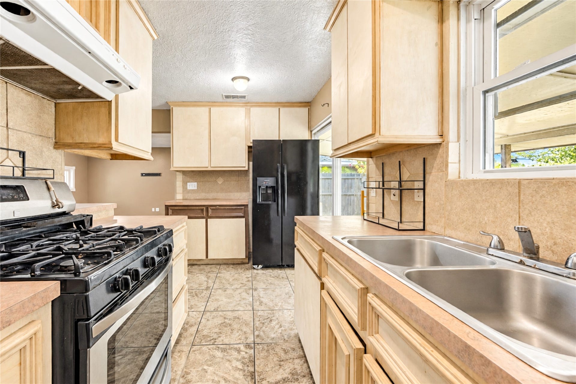 1009 Wisconsin Street, South Houston, TX 77587 1009 Wisconsin Street, South Houston, TX 77587
