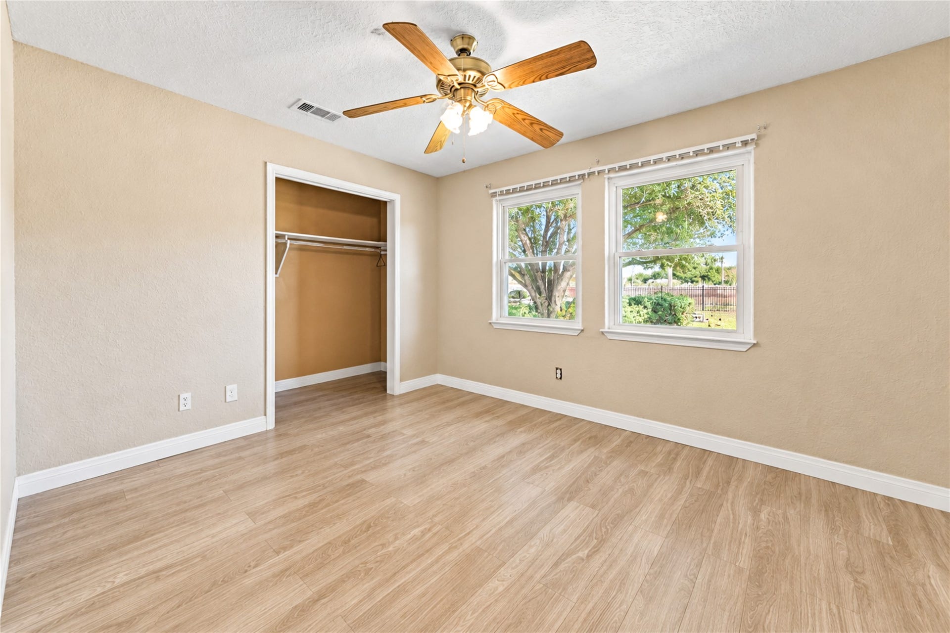 1009 Wisconsin Street, South Houston, TX 77587 1009 Wisconsin Street, South Houston, TX 77587
